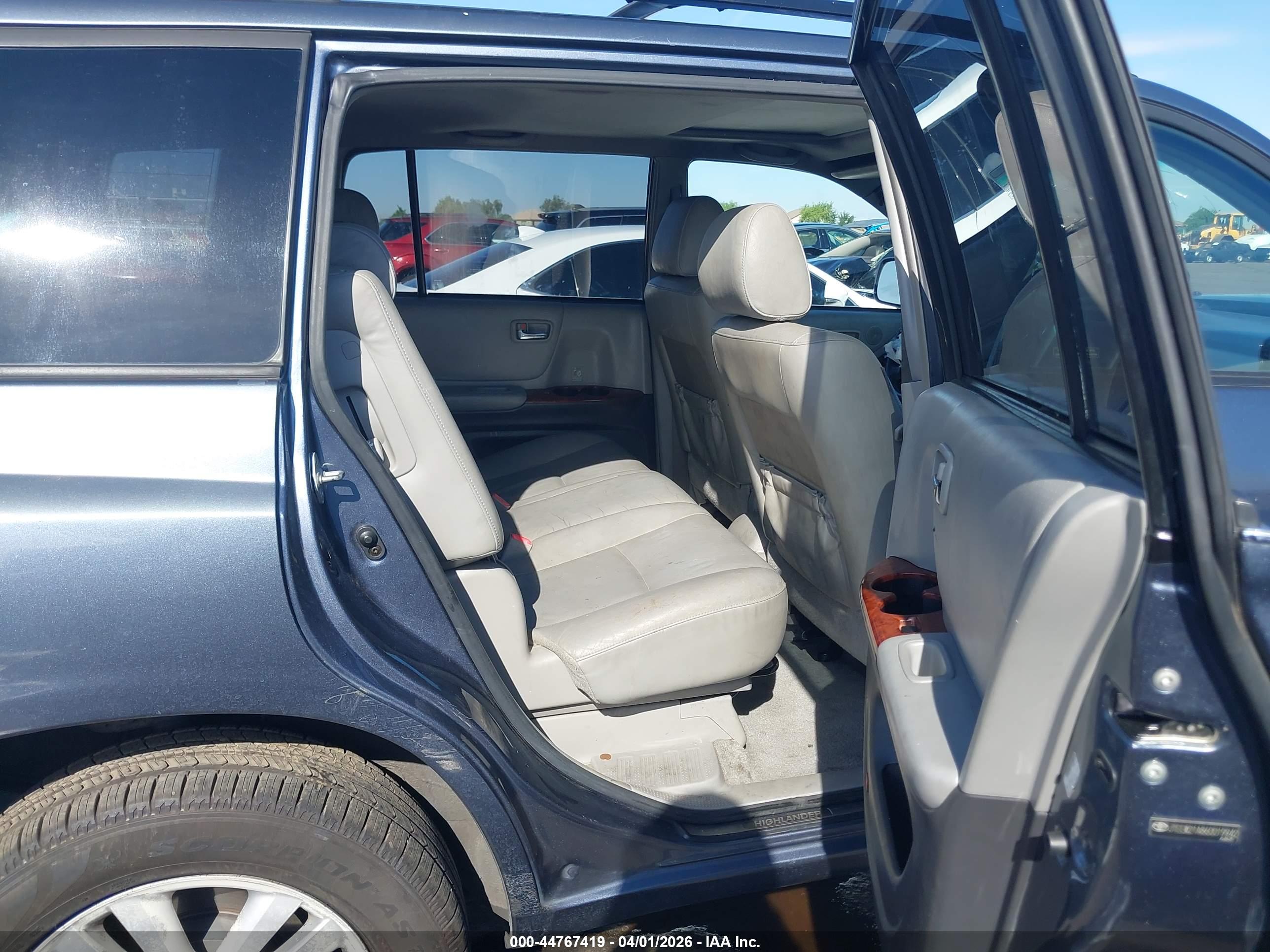 TOYOTA HIGHLANDER image 8