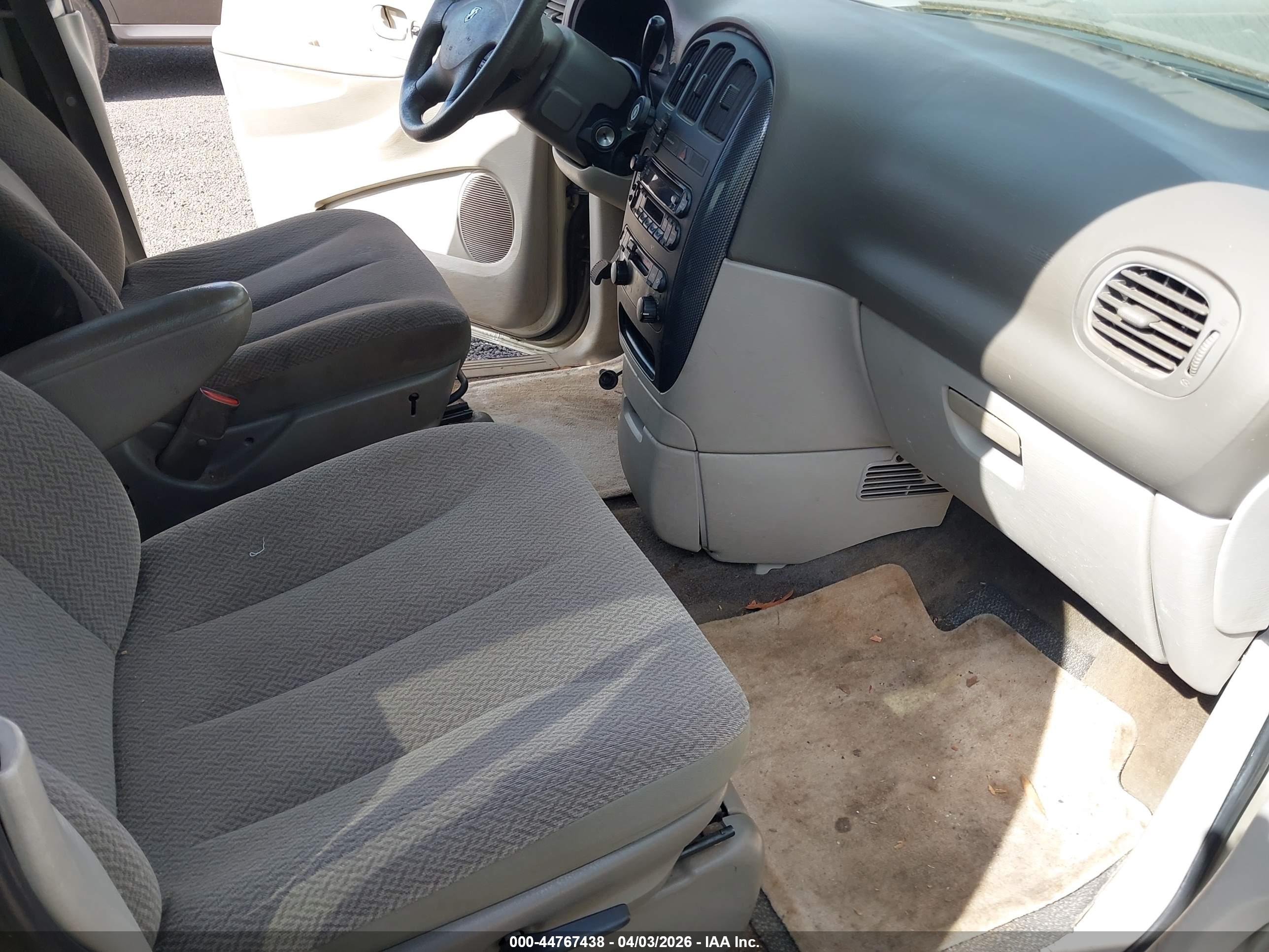 DODGE CARAVAN image 5