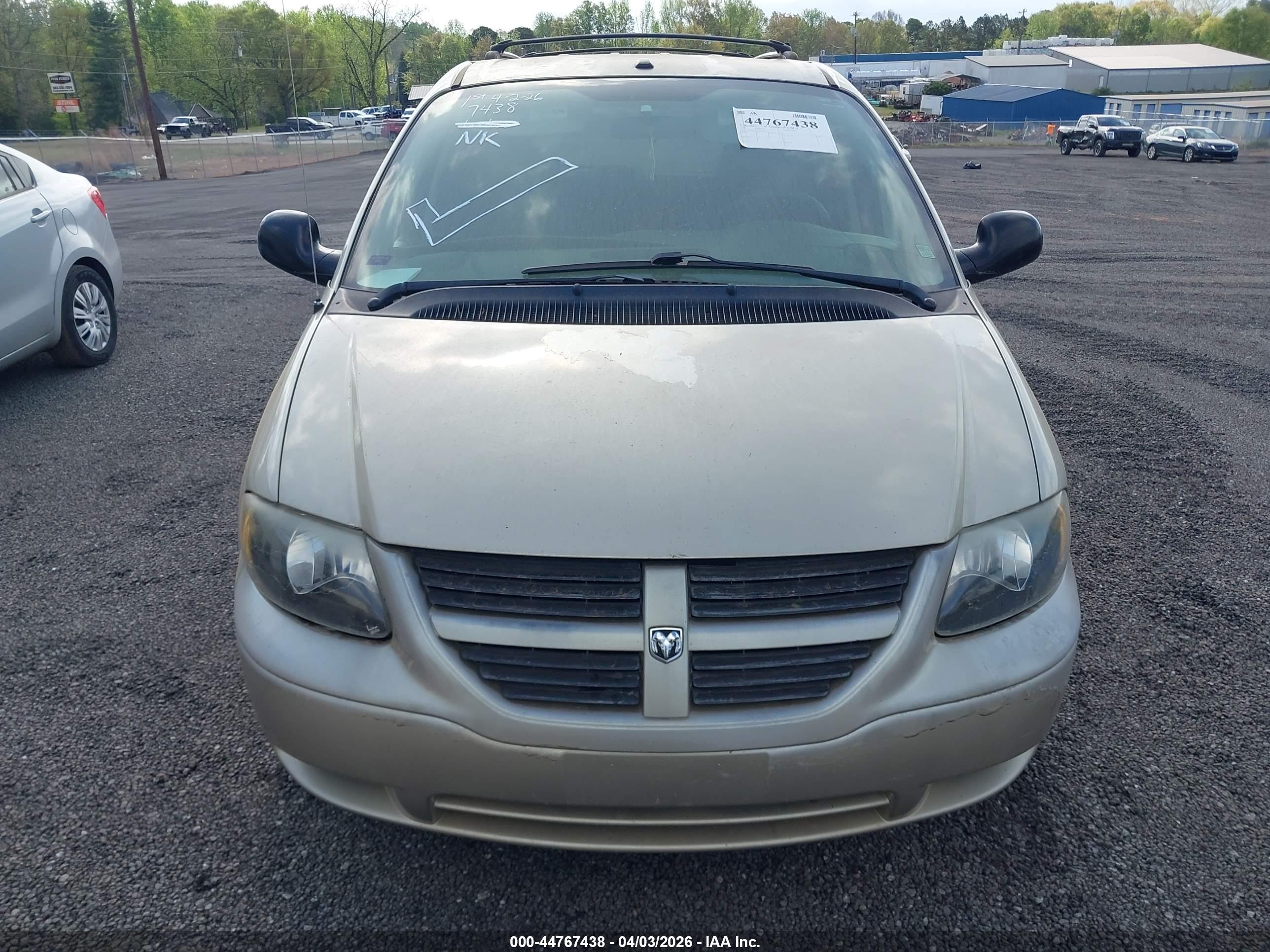 DODGE CARAVAN image 6