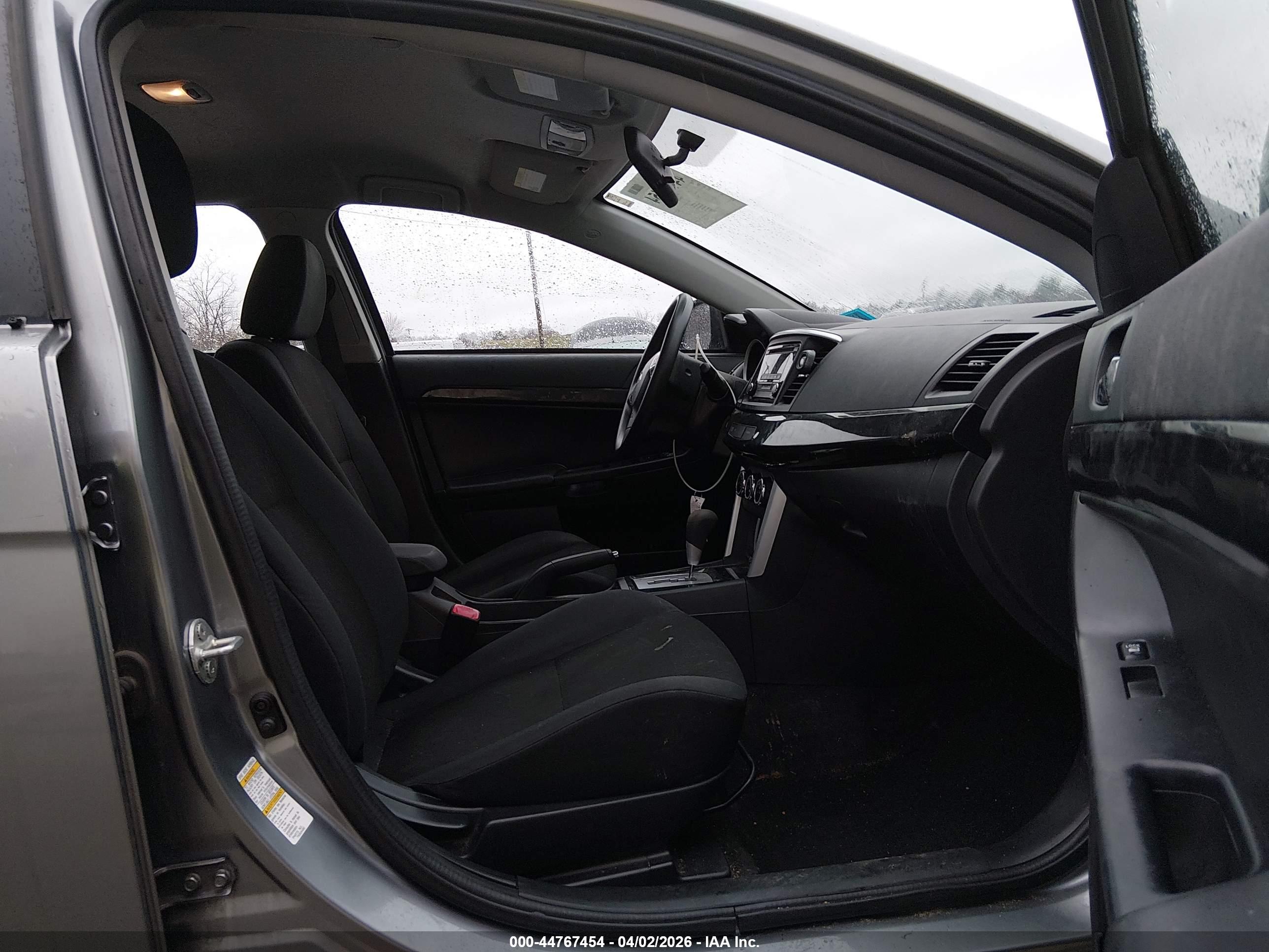 MITSUBISHI LANCER image 5