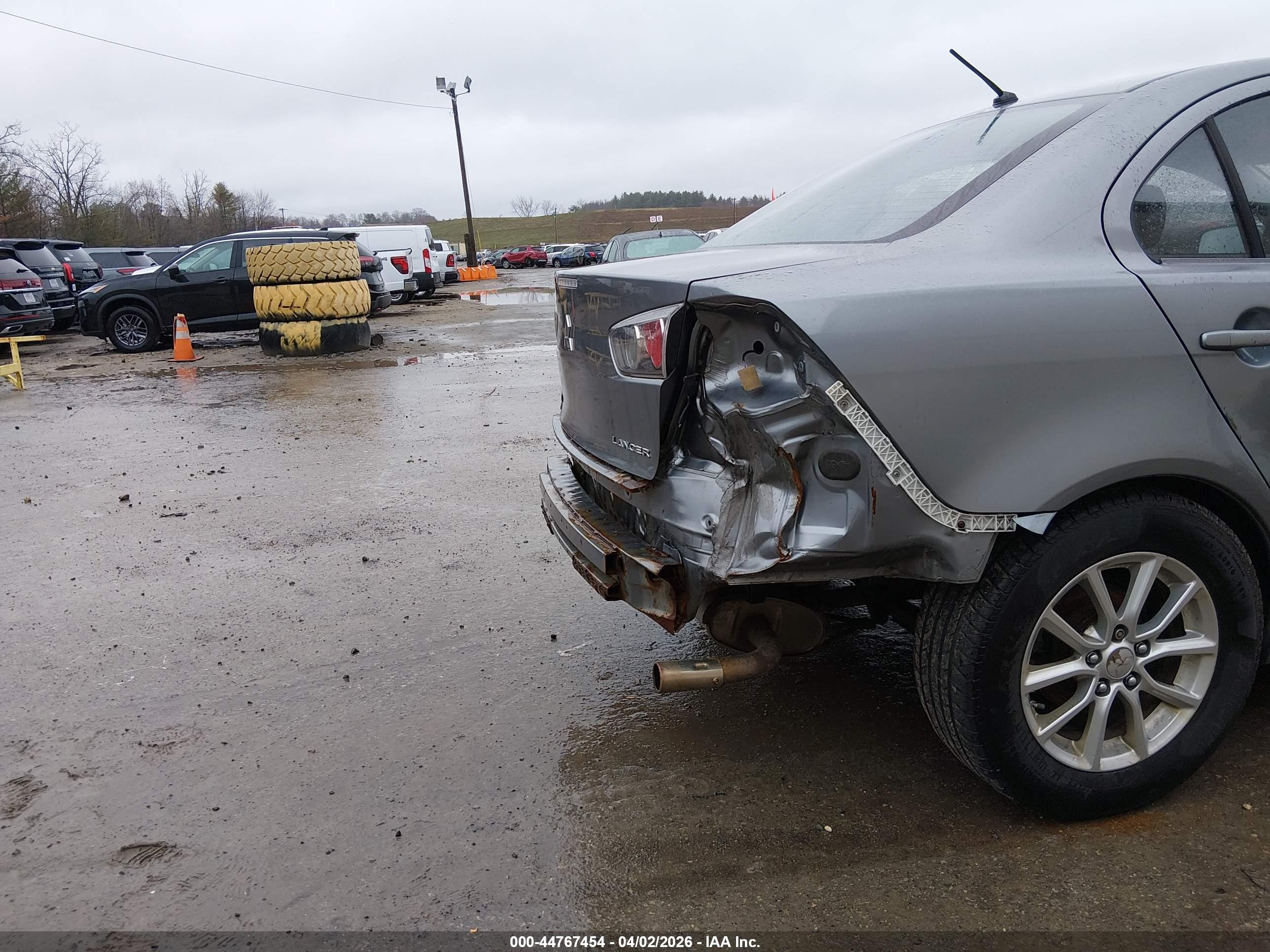 MITSUBISHI LANCER image 6