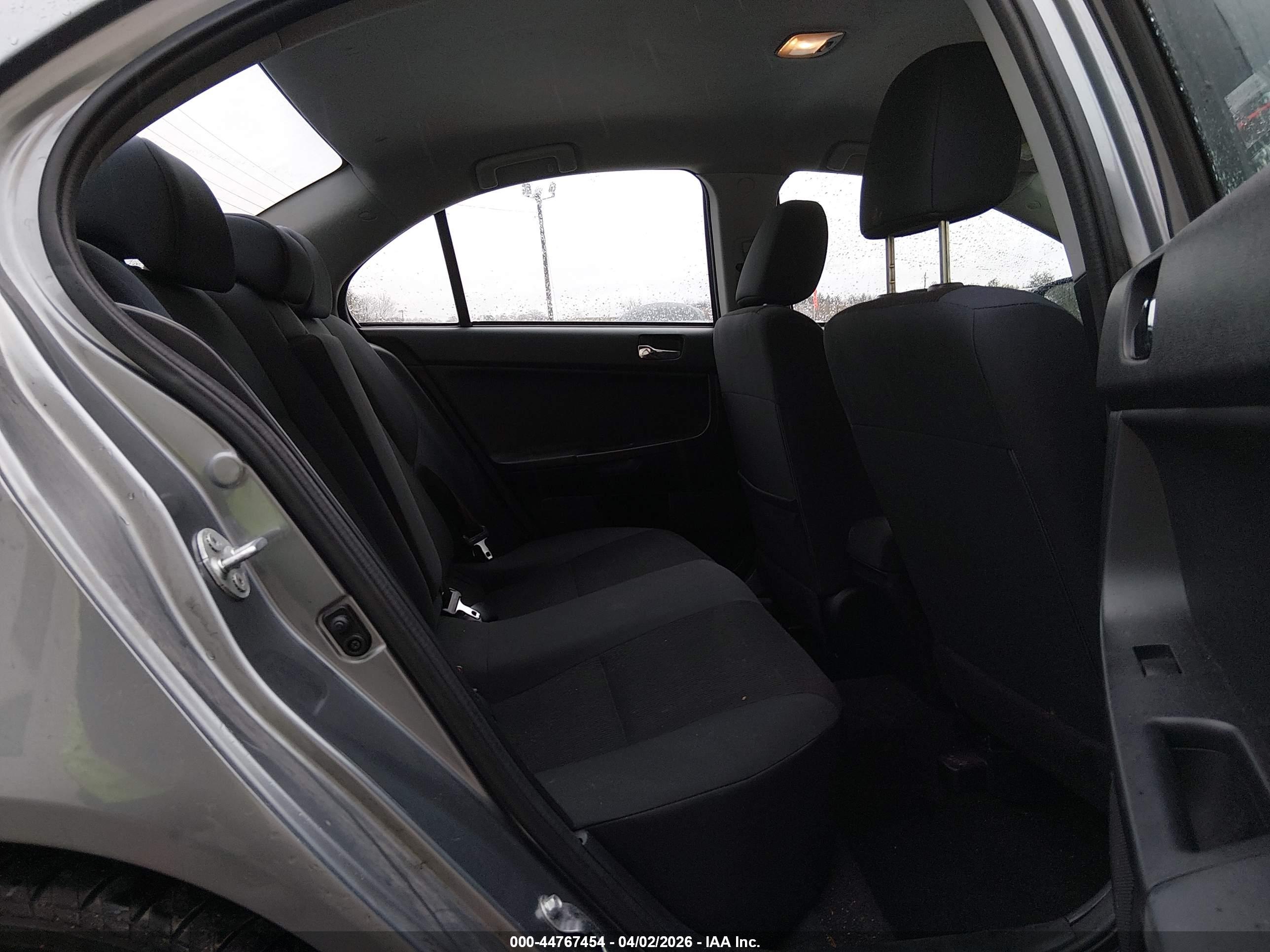 MITSUBISHI LANCER image 8