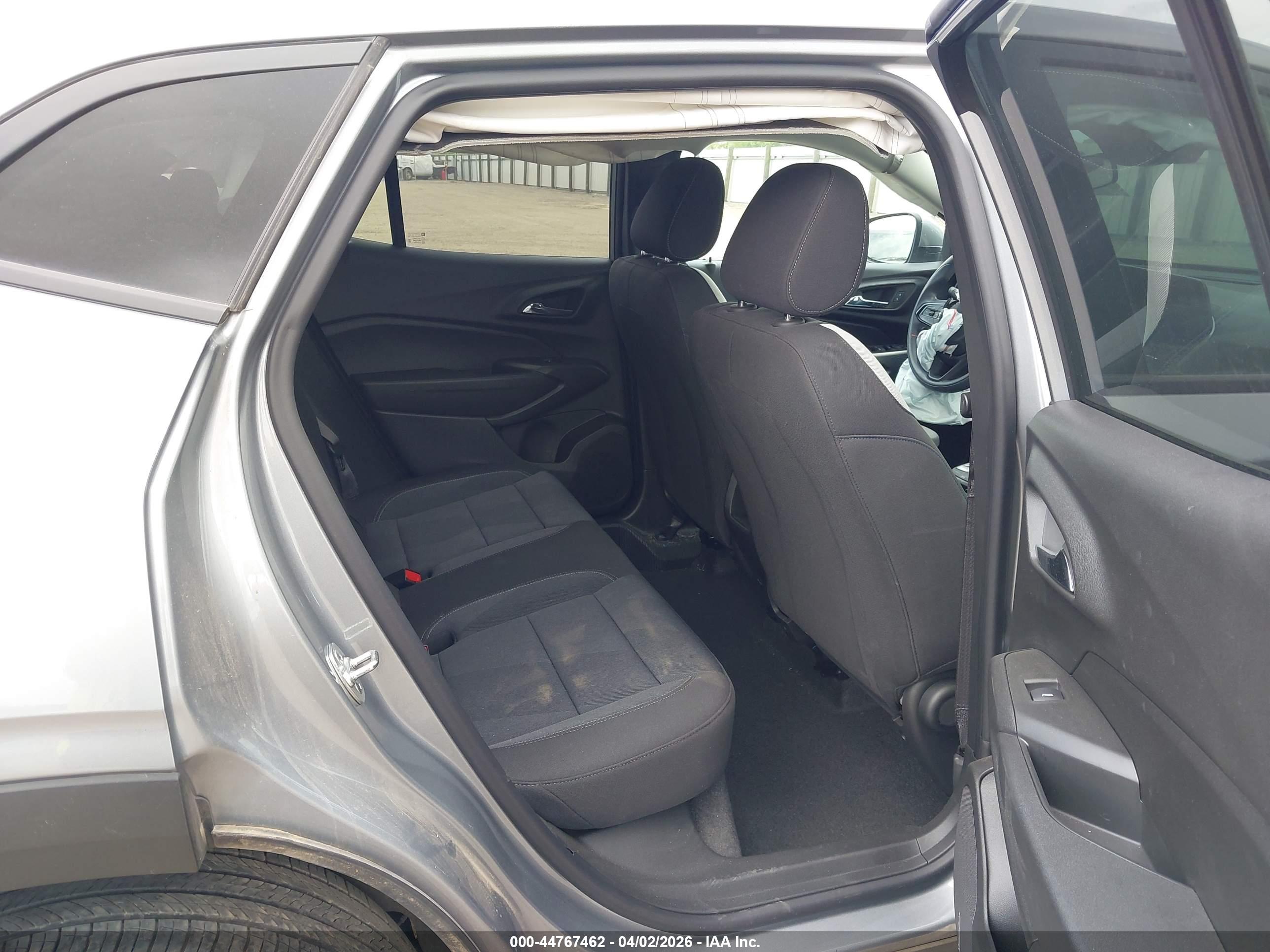 CHEVROLET TRAX image 8