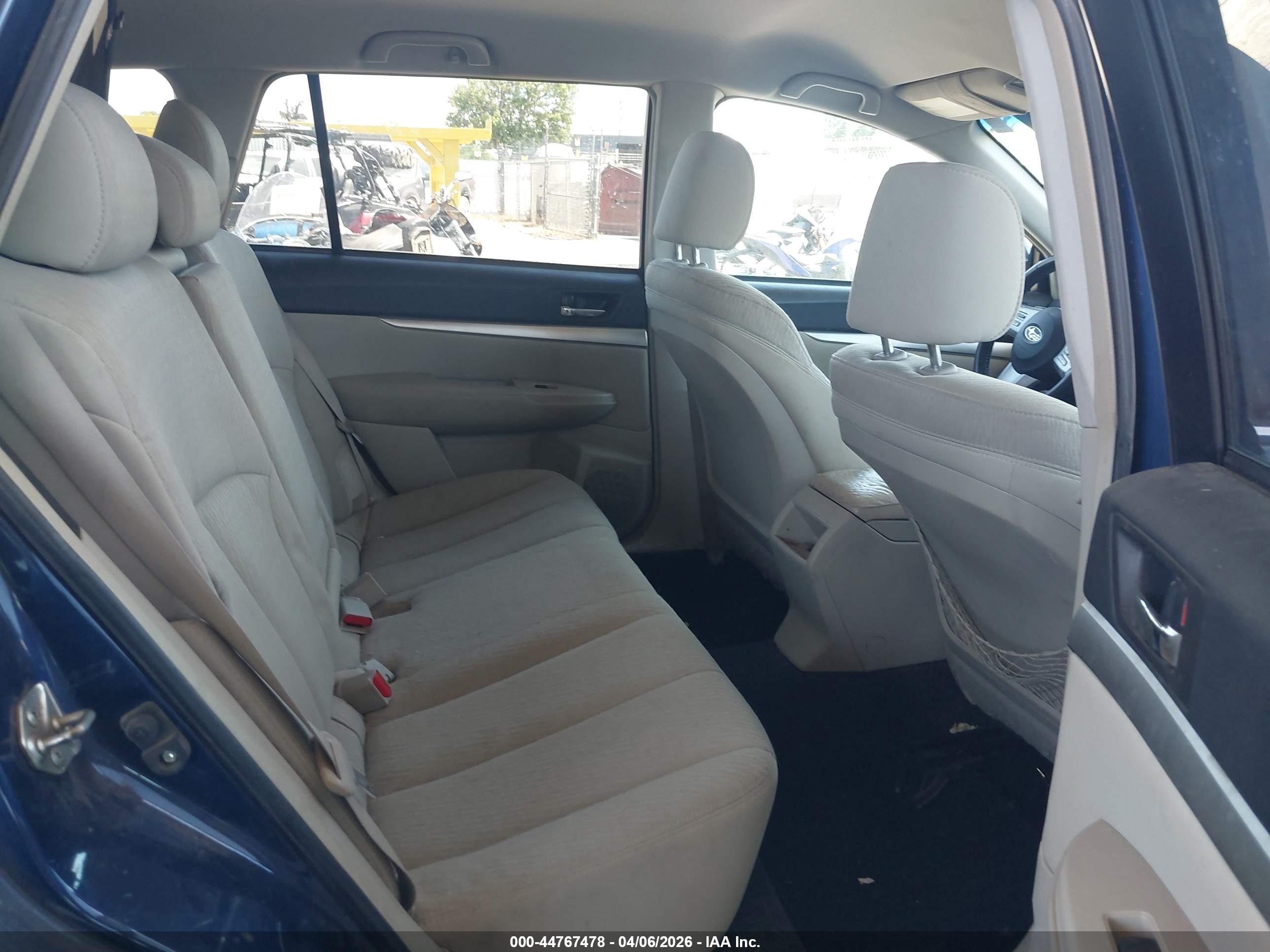 SUBARU OUTBACK image 8