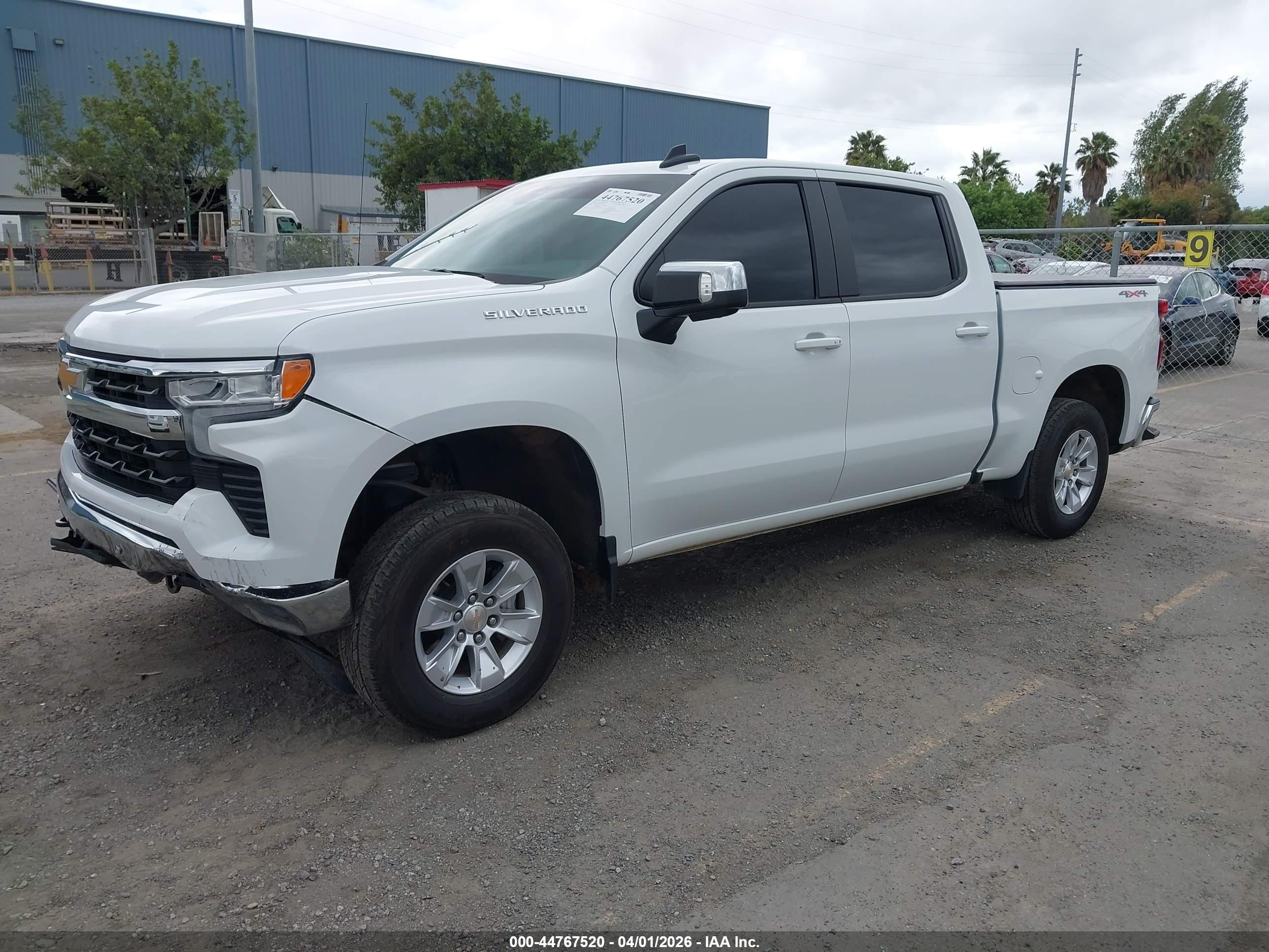 CHEVROLET SILVERADO image 2