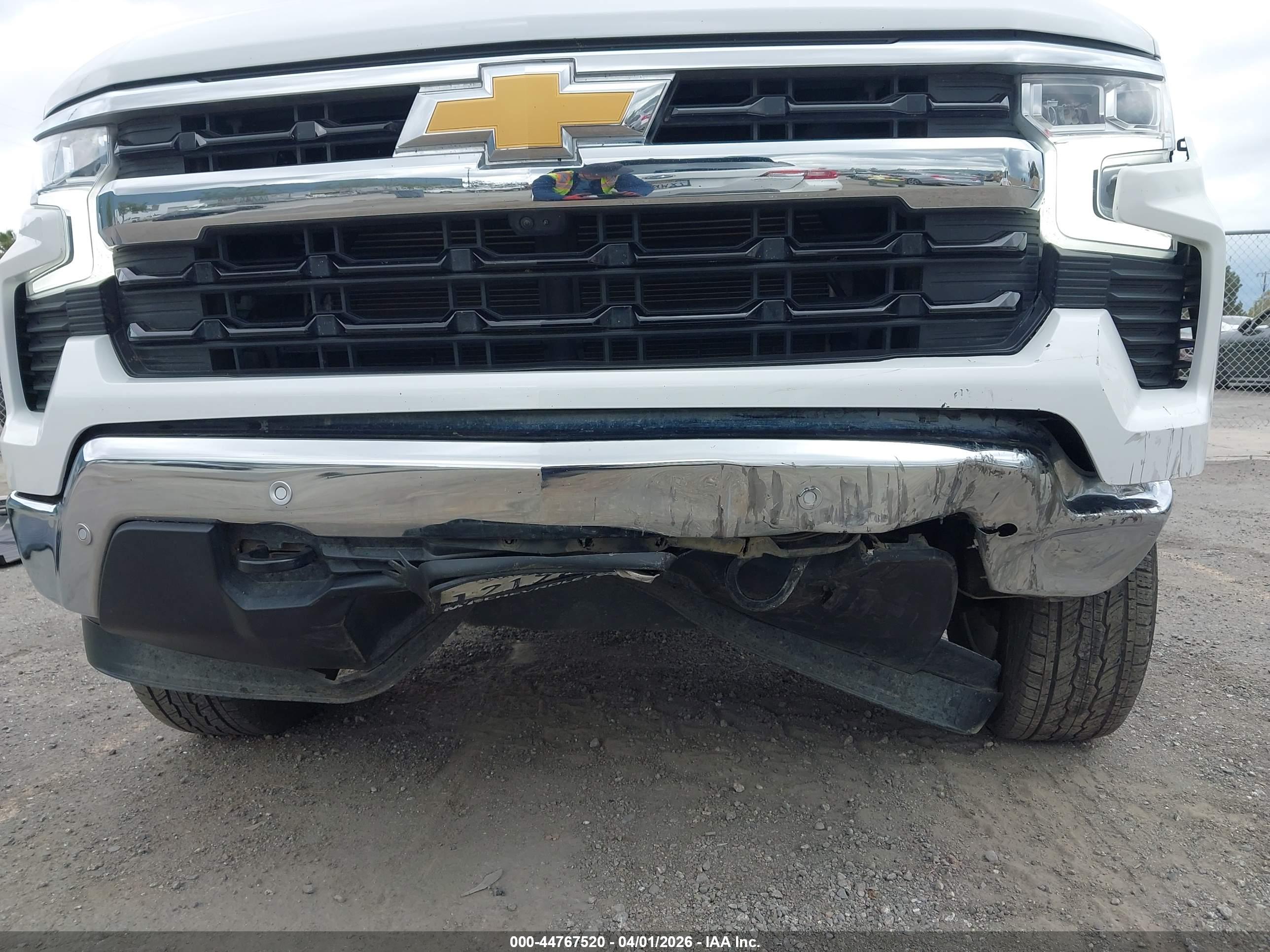 CHEVROLET SILVERADO image 6