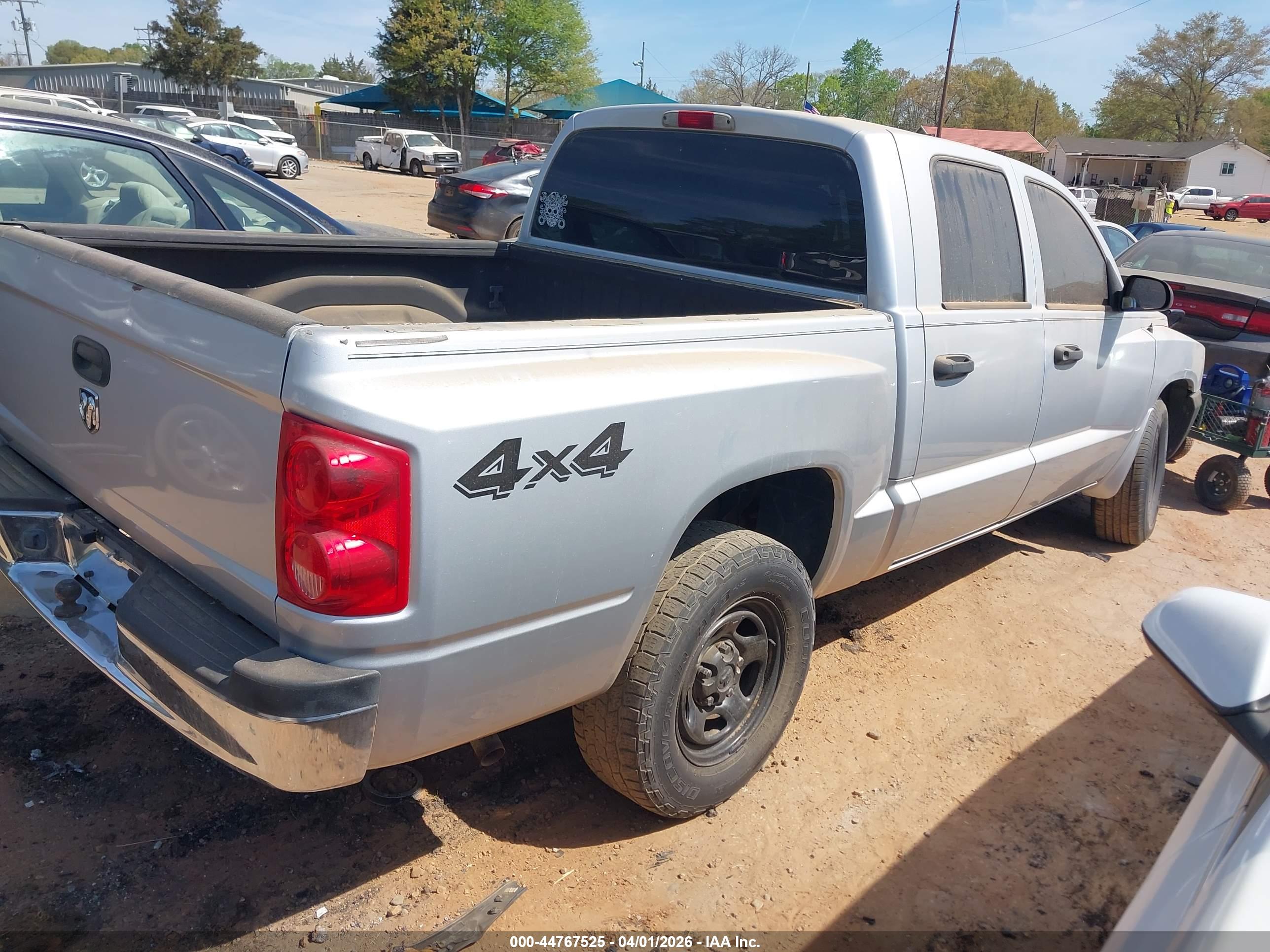 DODGE DAKOTA image 4