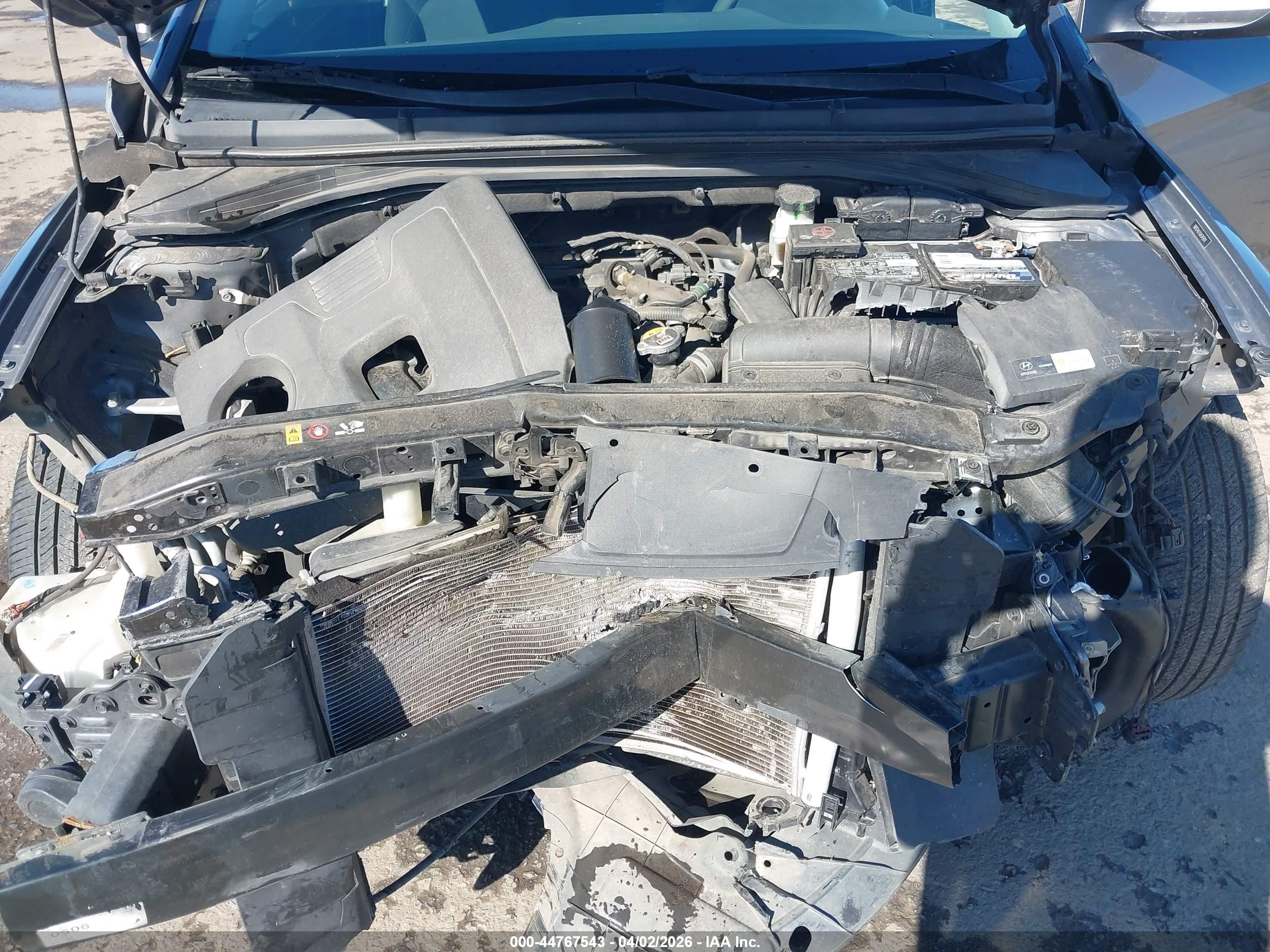 HYUNDAI ELANTRA image 10