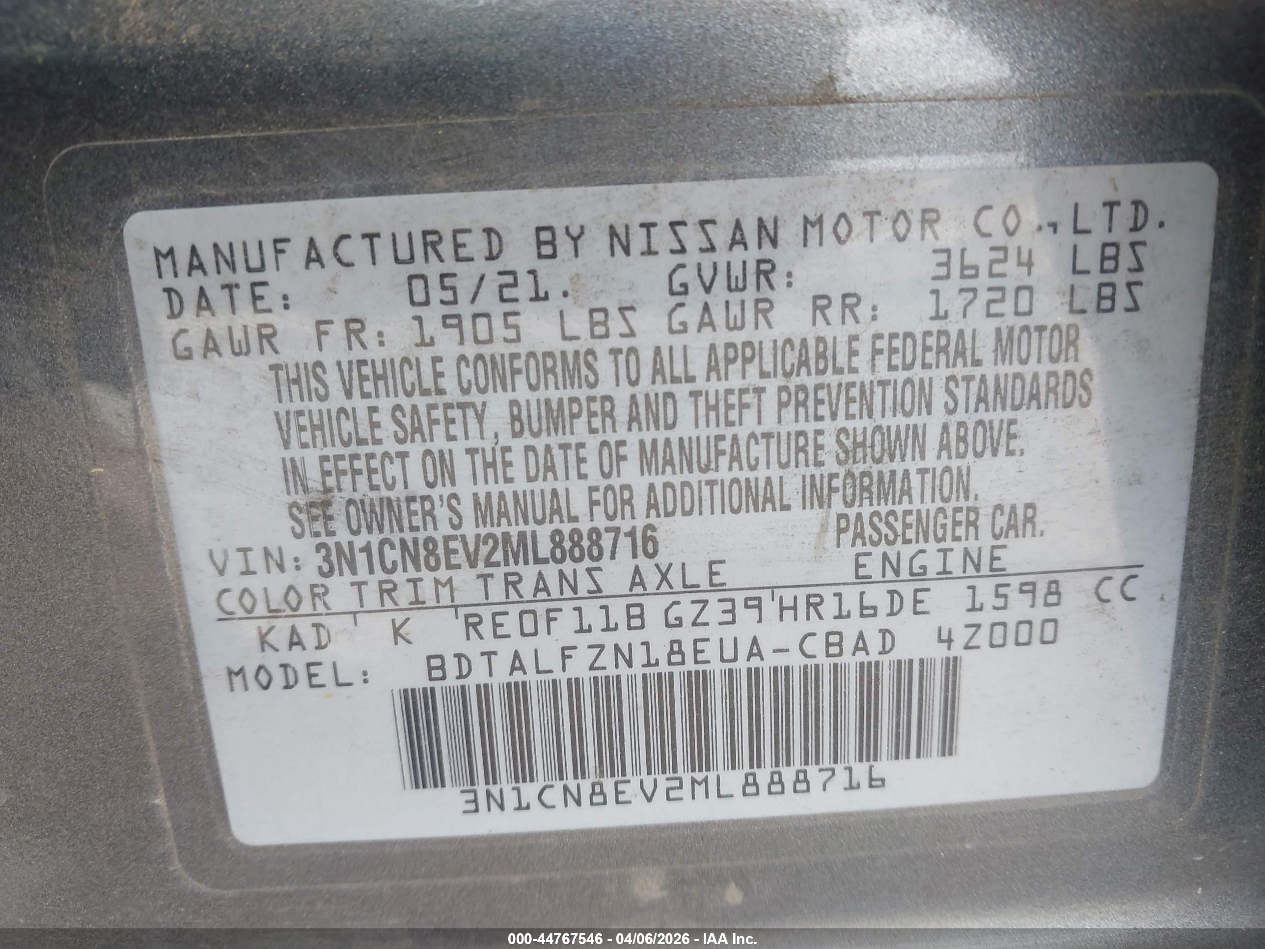 NISSAN VERSA image 9