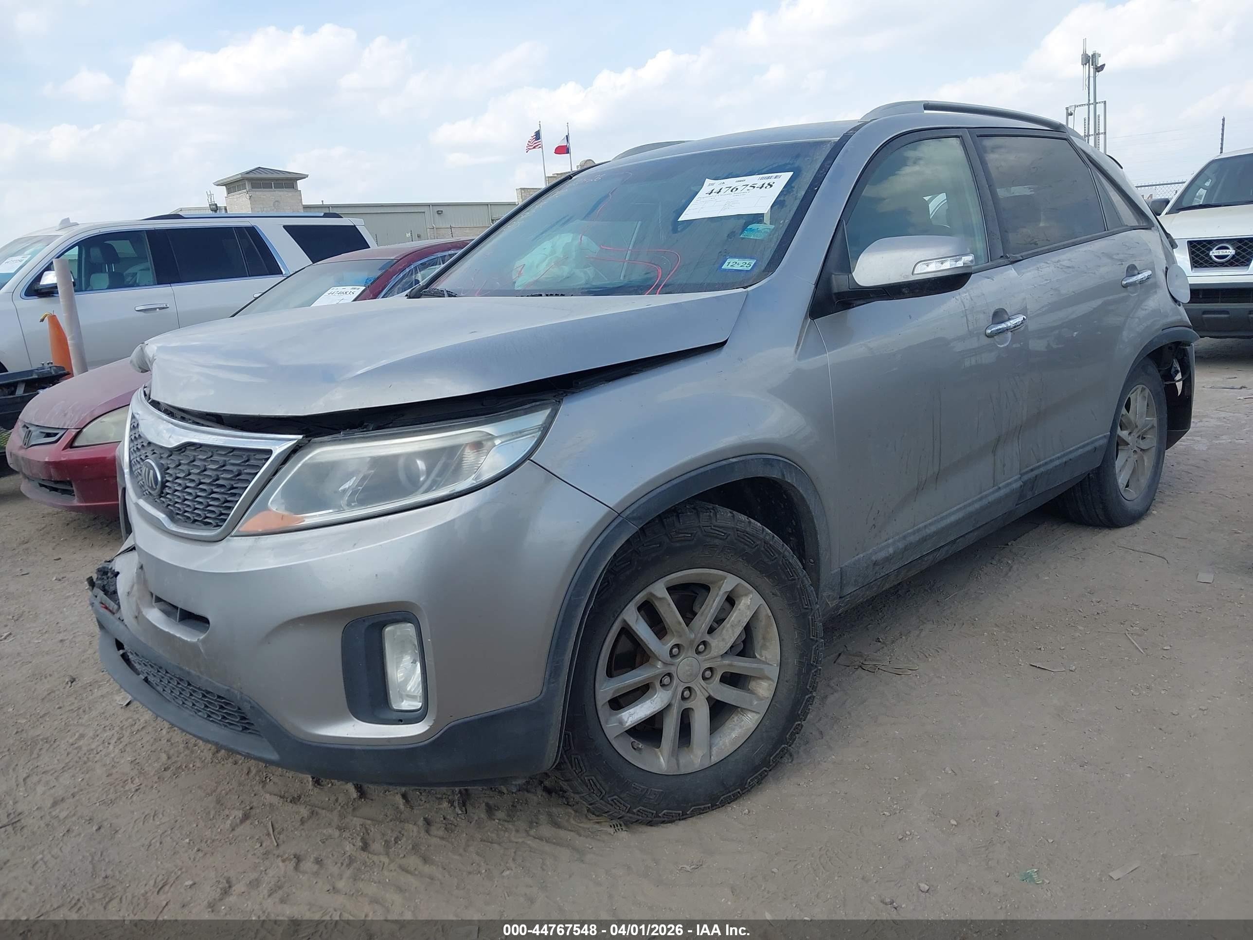 KIA SORENTO image 2