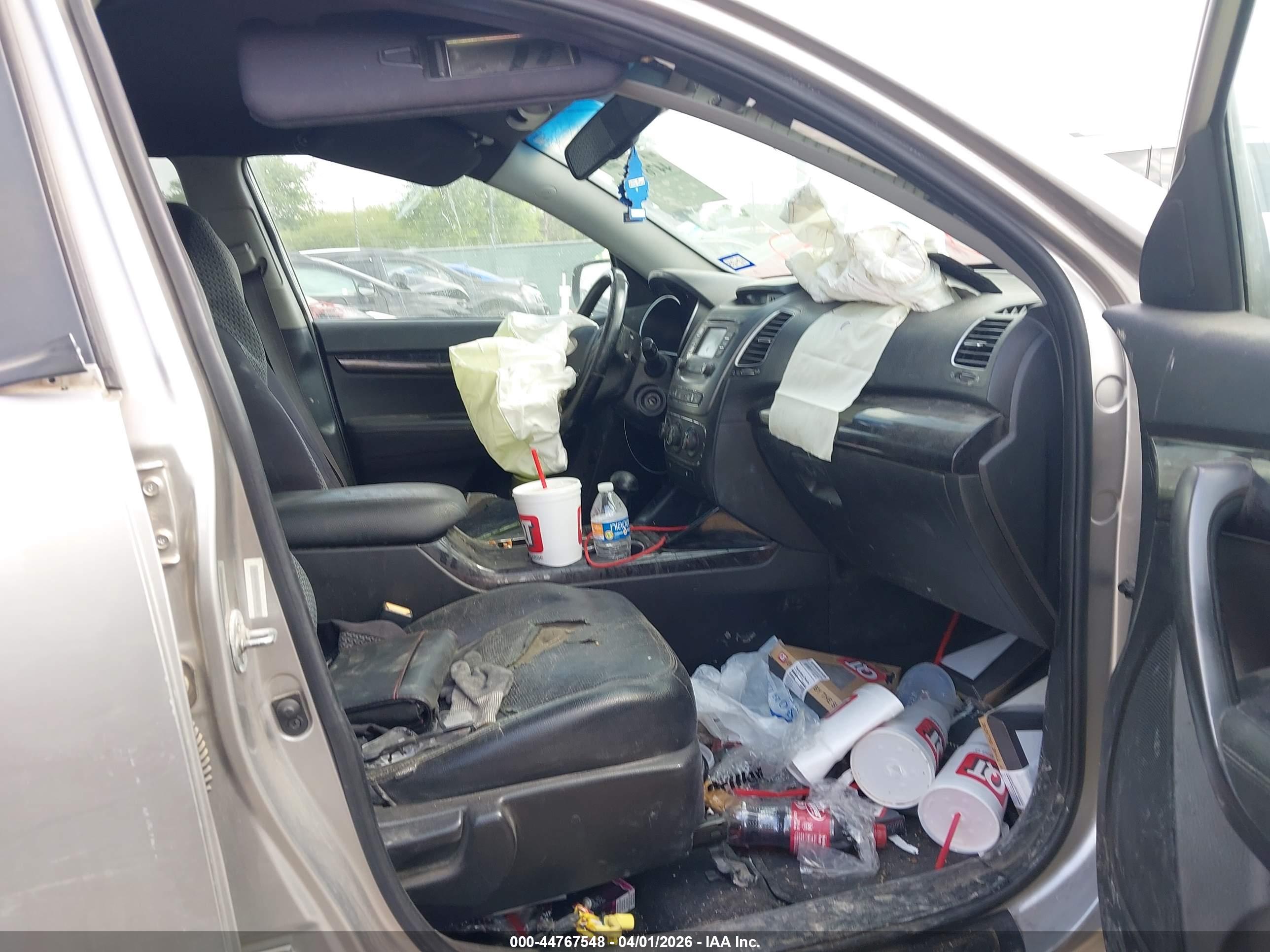 KIA SORENTO image 5