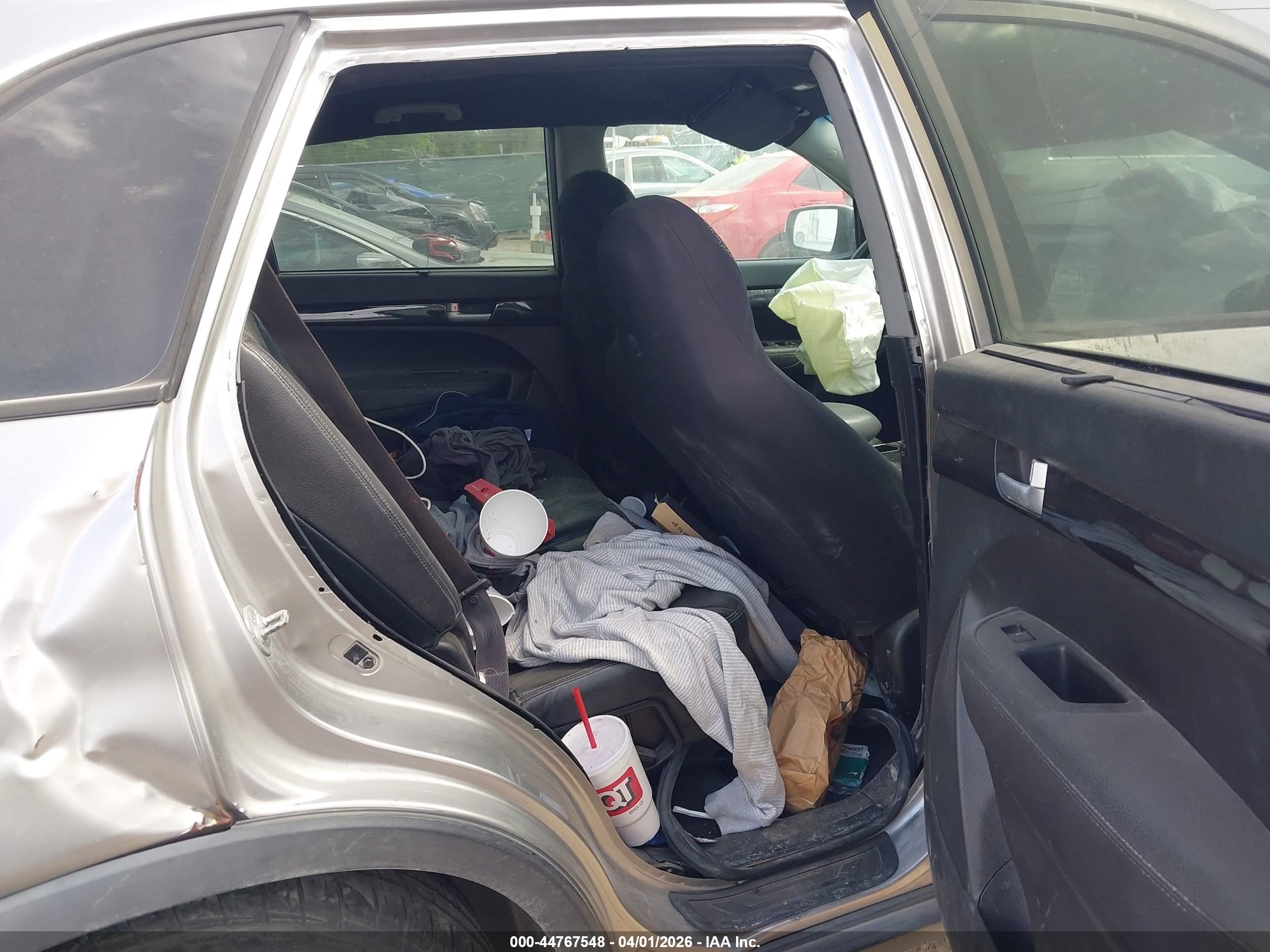 KIA SORENTO image 8