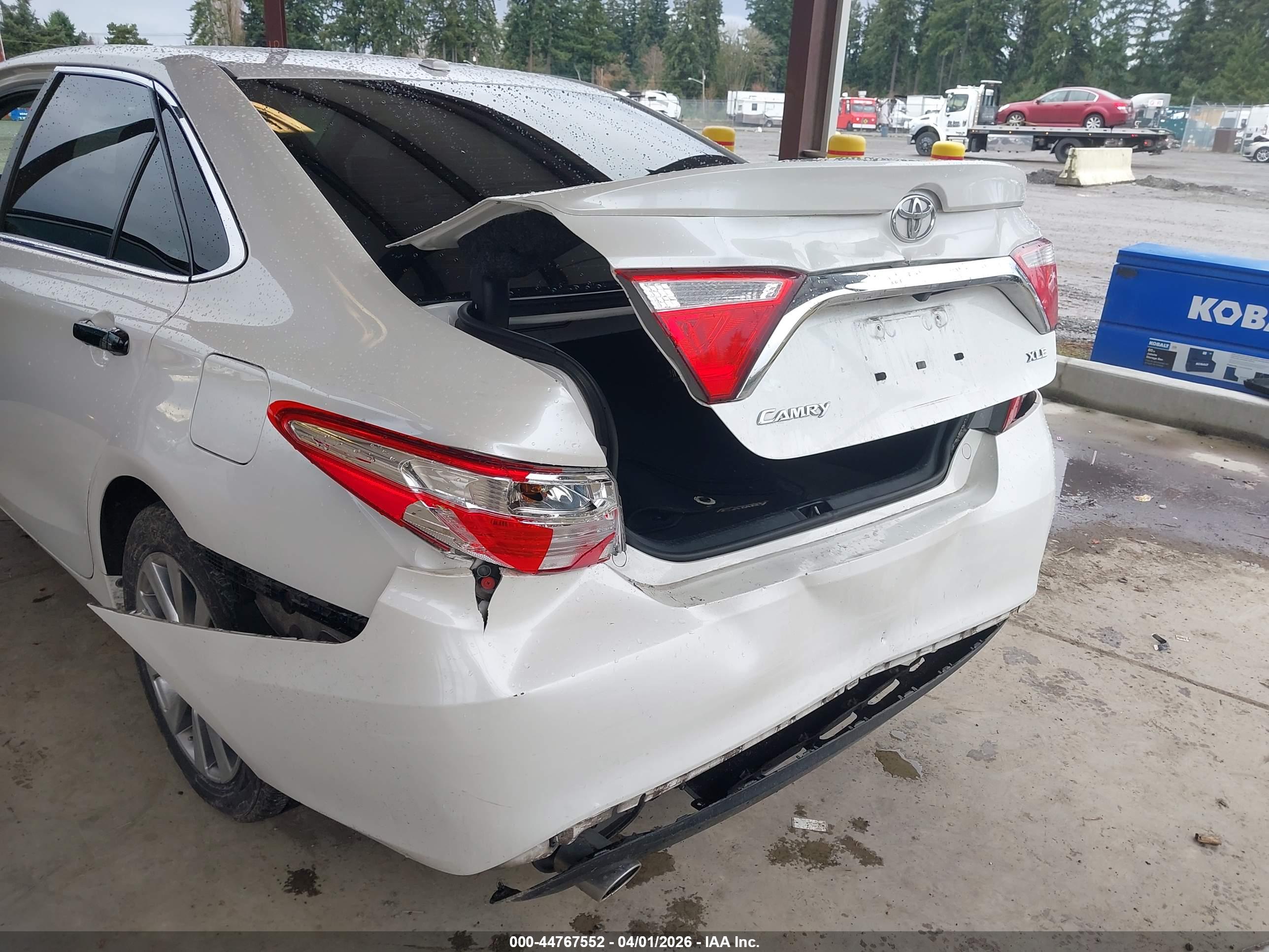 TOYOTA CAMRY image 6