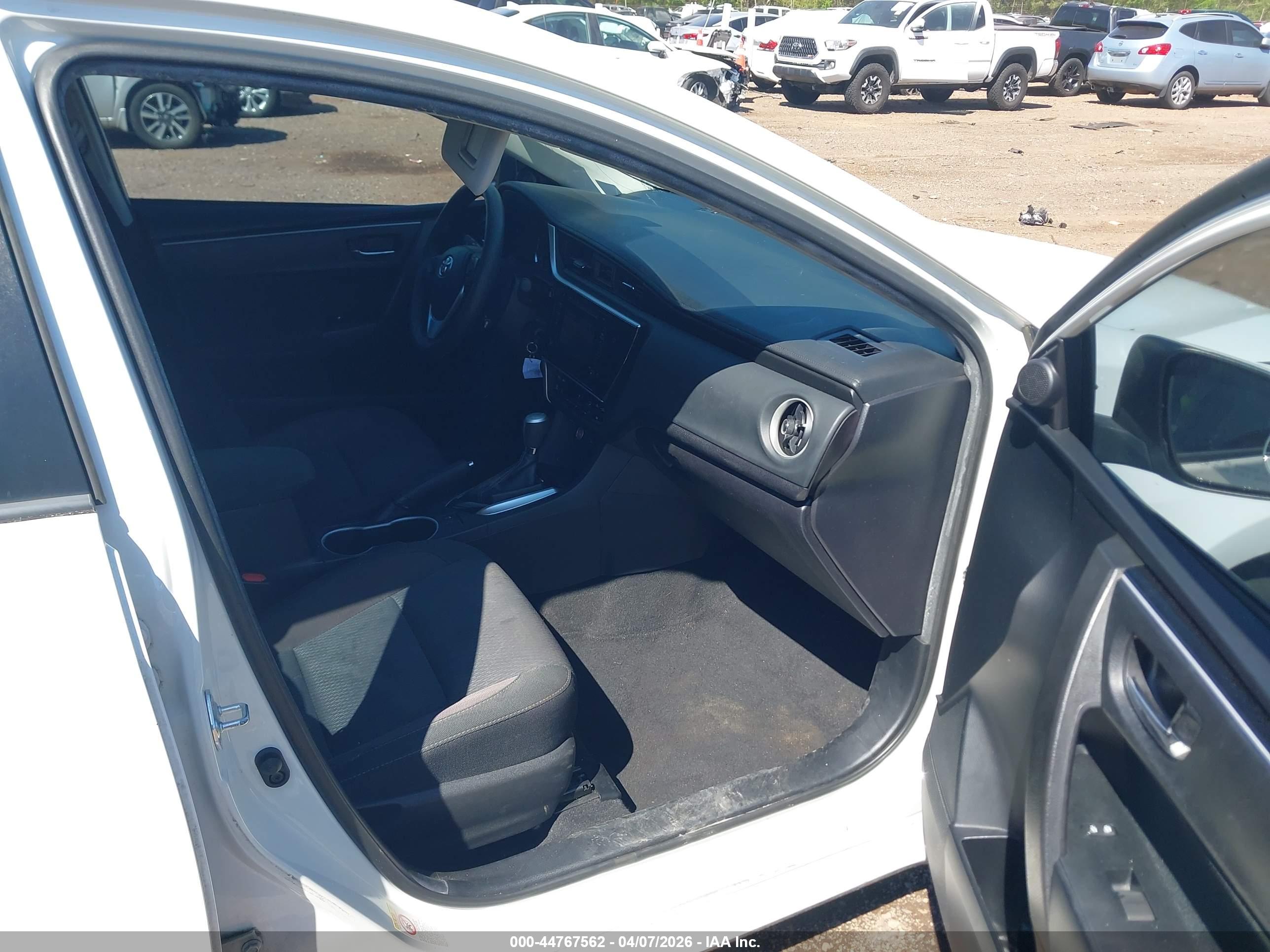 TOYOTA COROLLA image 5
