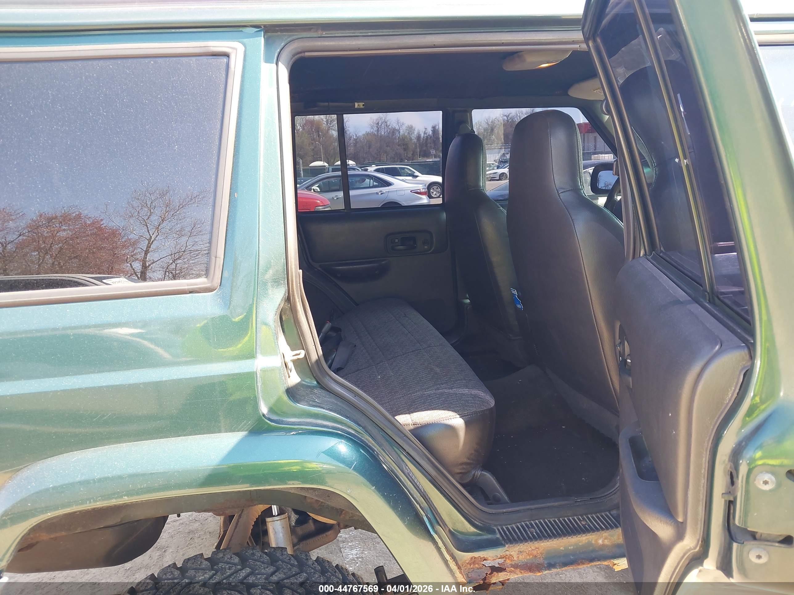 JEEP CHEROKEE image 8