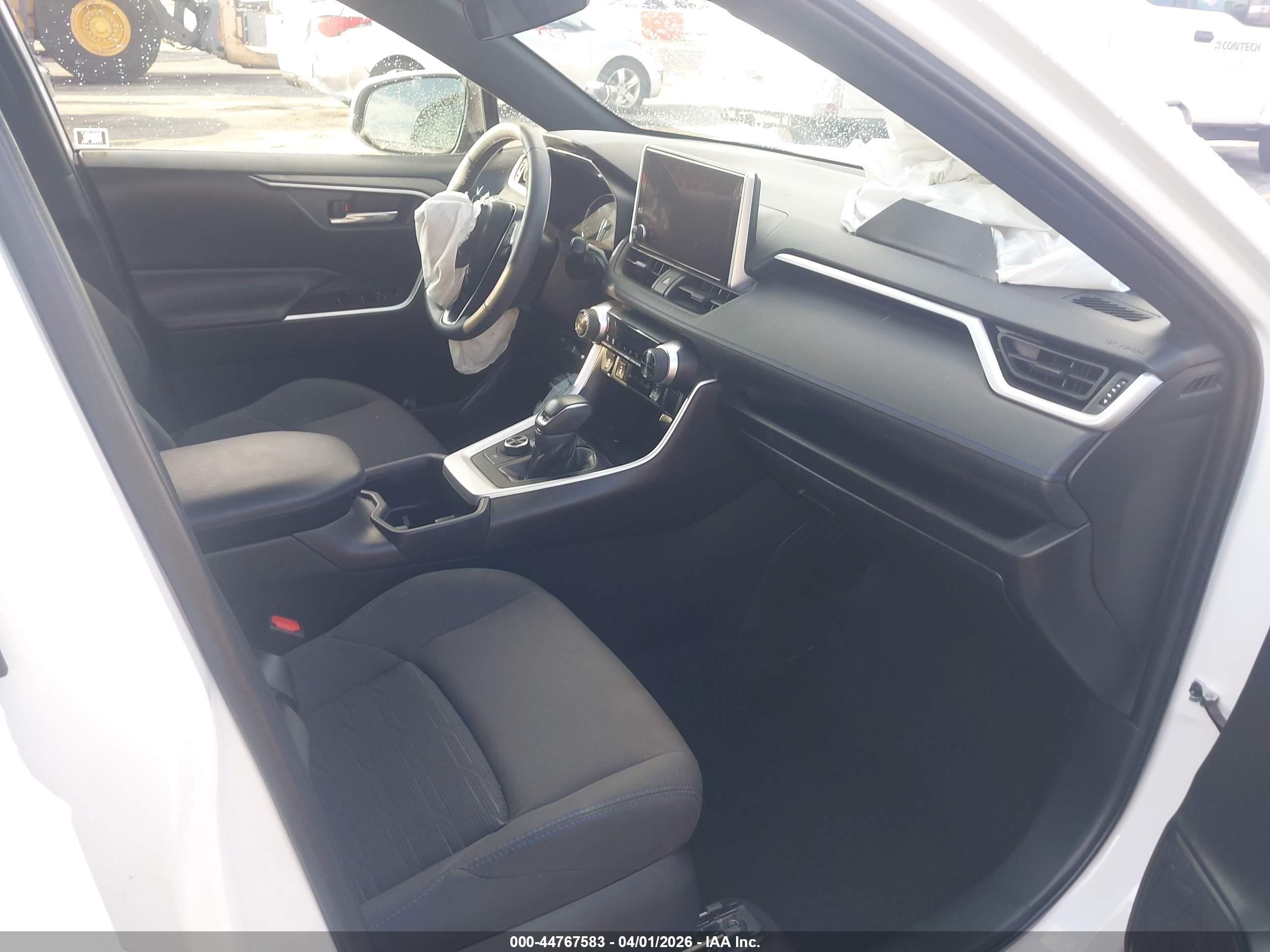 TOYOTA RAV4 image 5