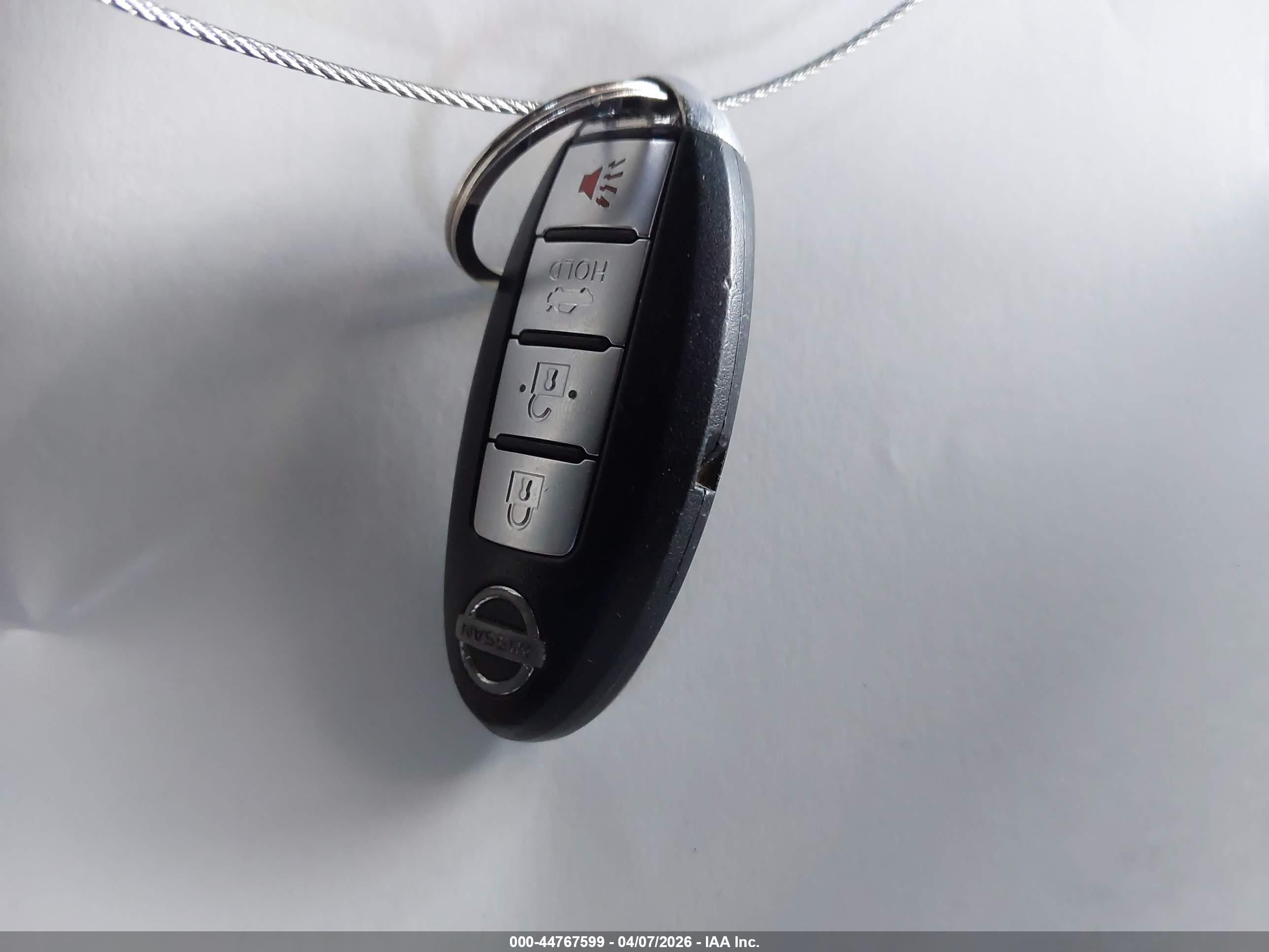 NISSAN MAXIMA image 11