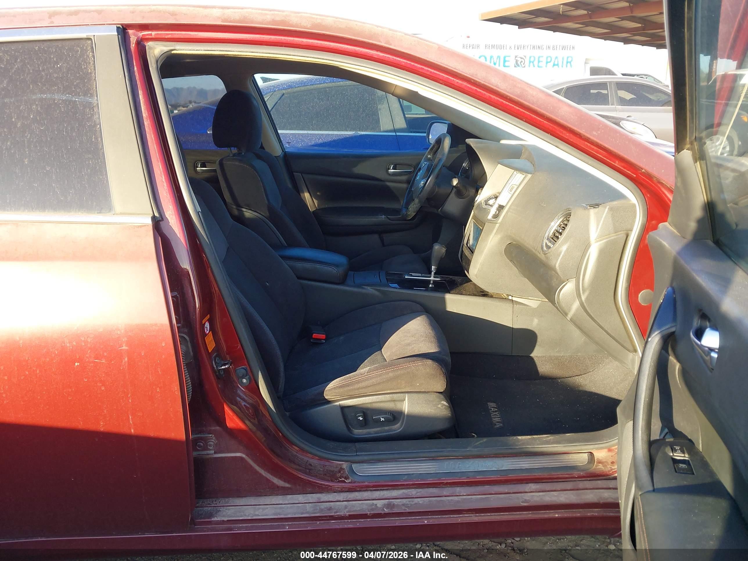 NISSAN MAXIMA image 5