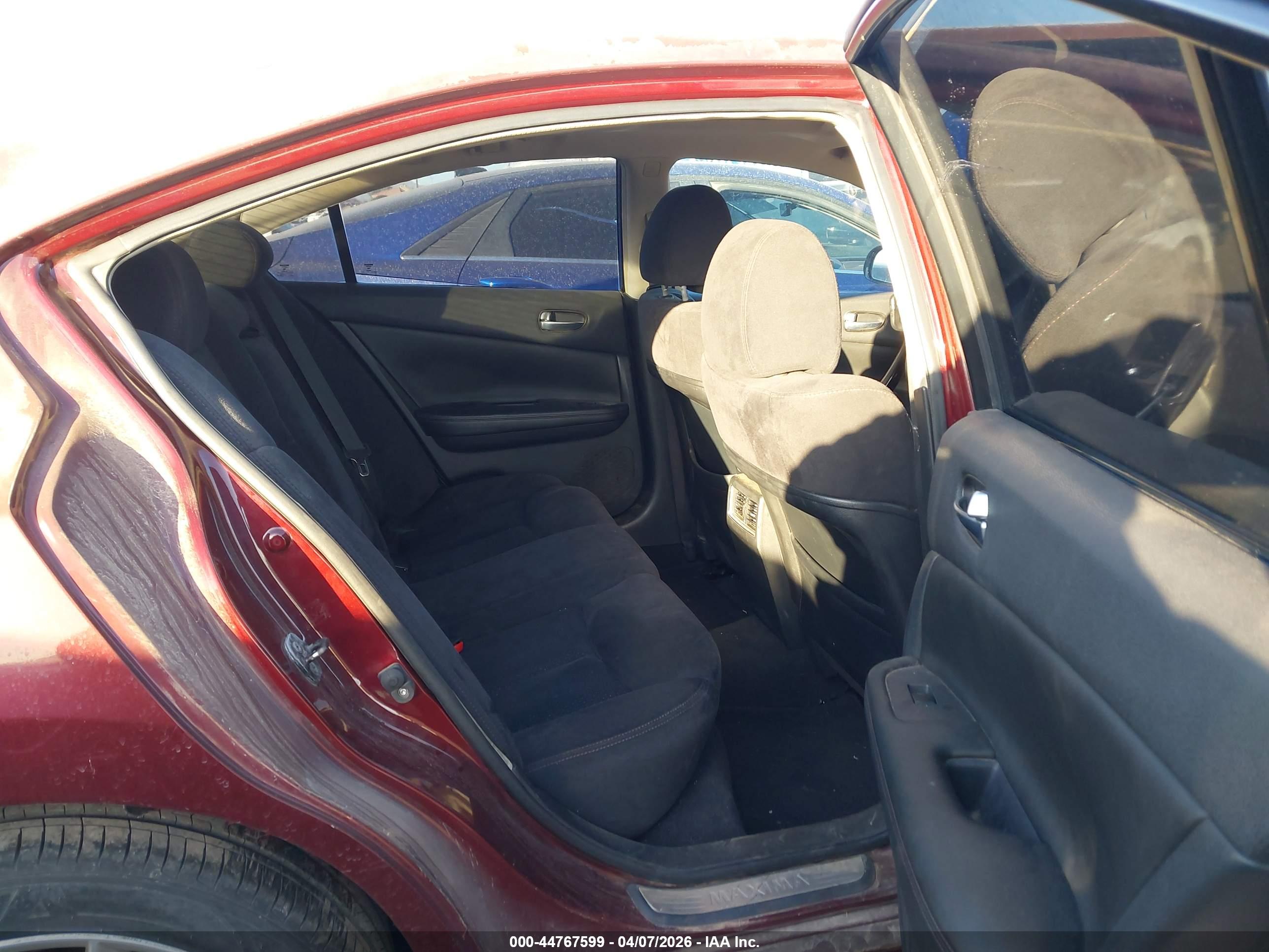 NISSAN MAXIMA image 8