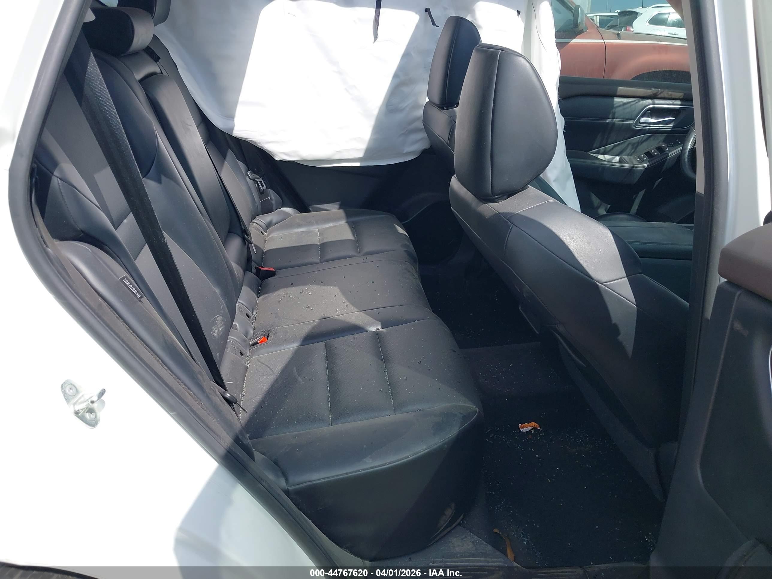 NISSAN ROGUE image 8