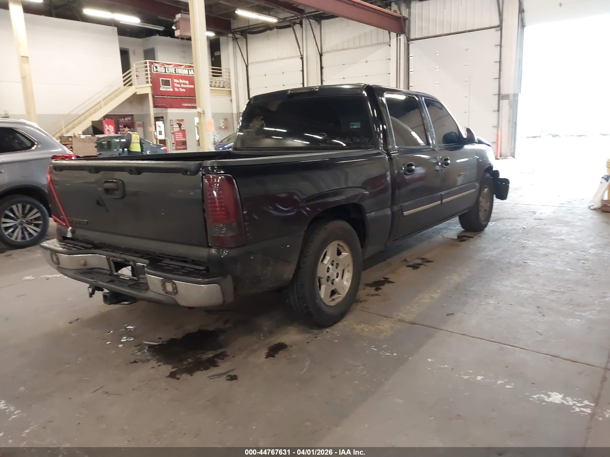CHEVROLET SILVERADO image 4