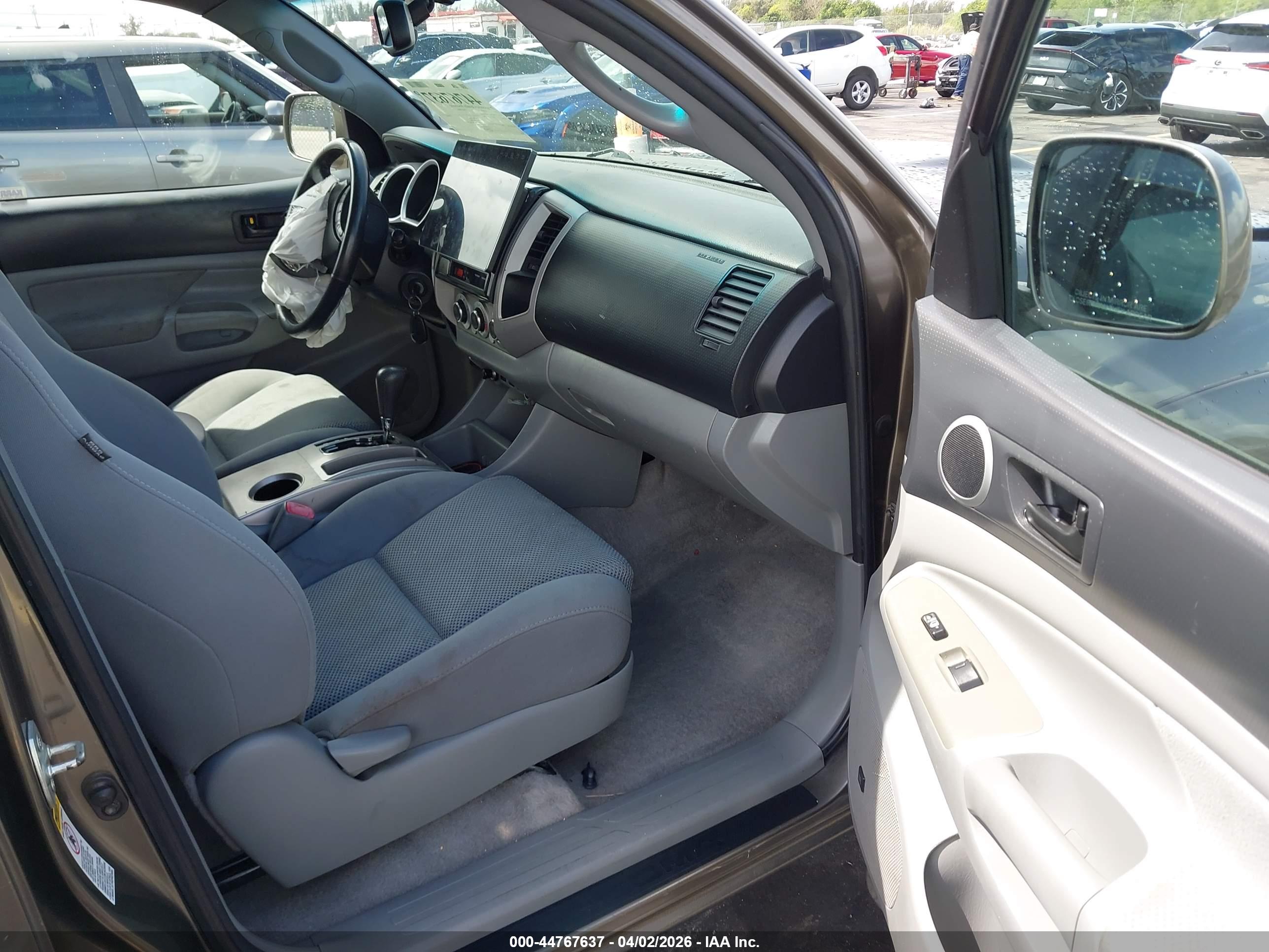 TOYOTA TACOMA image 5
