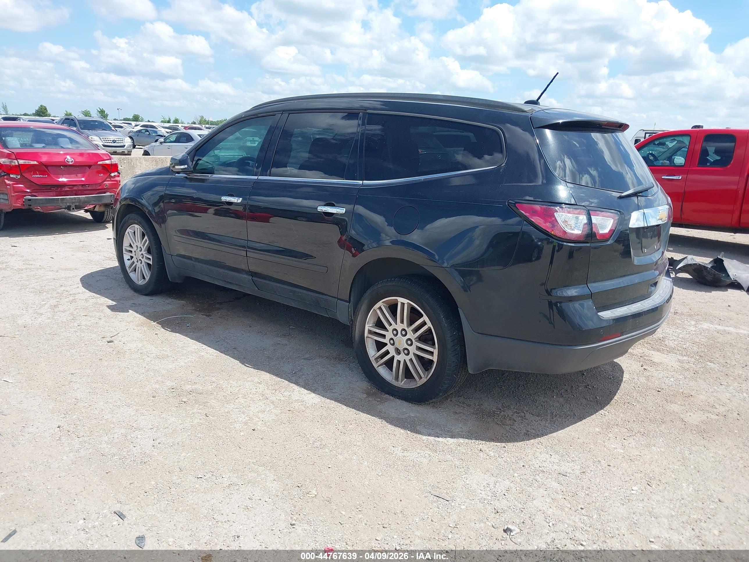 CHEVROLET TRAVERSE image 3
