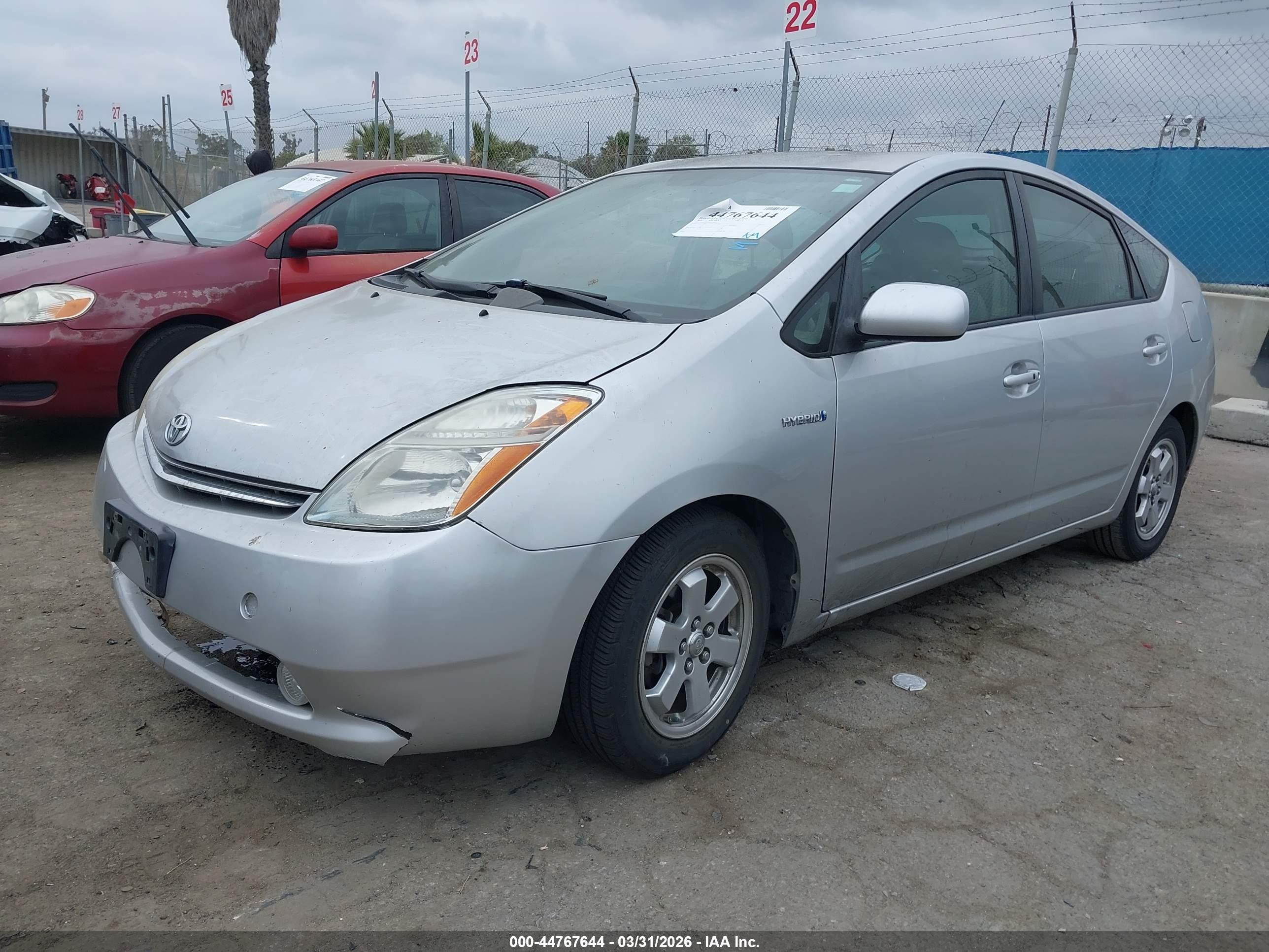 TOYOTA PRIUS image 2