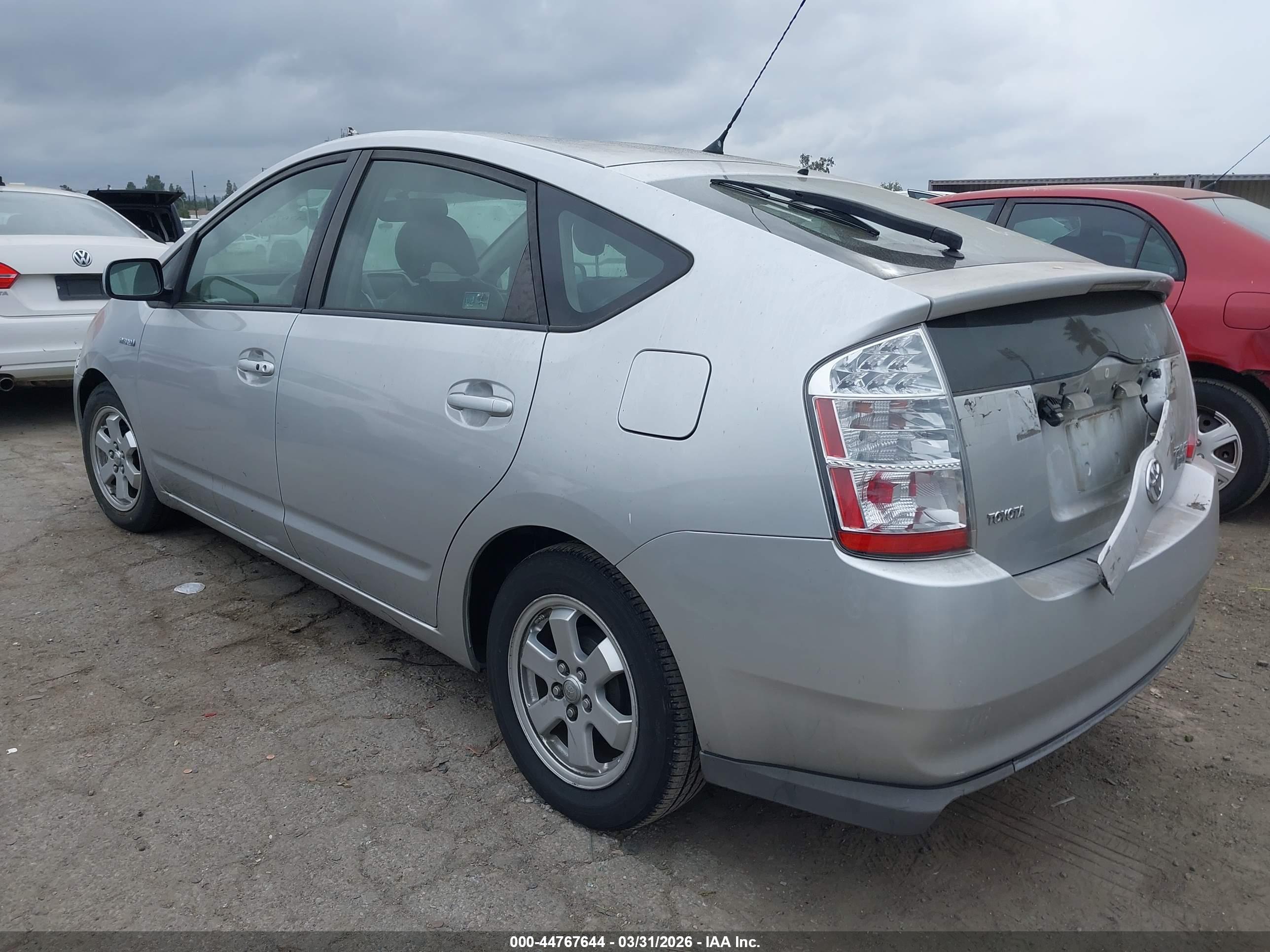 TOYOTA PRIUS image 3