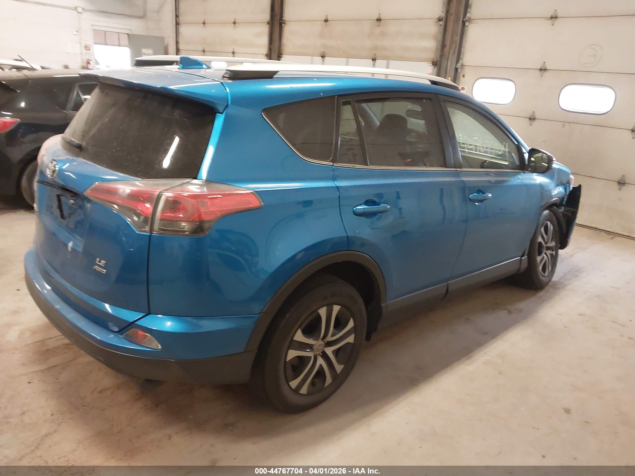 TOYOTA RAV4 image 4