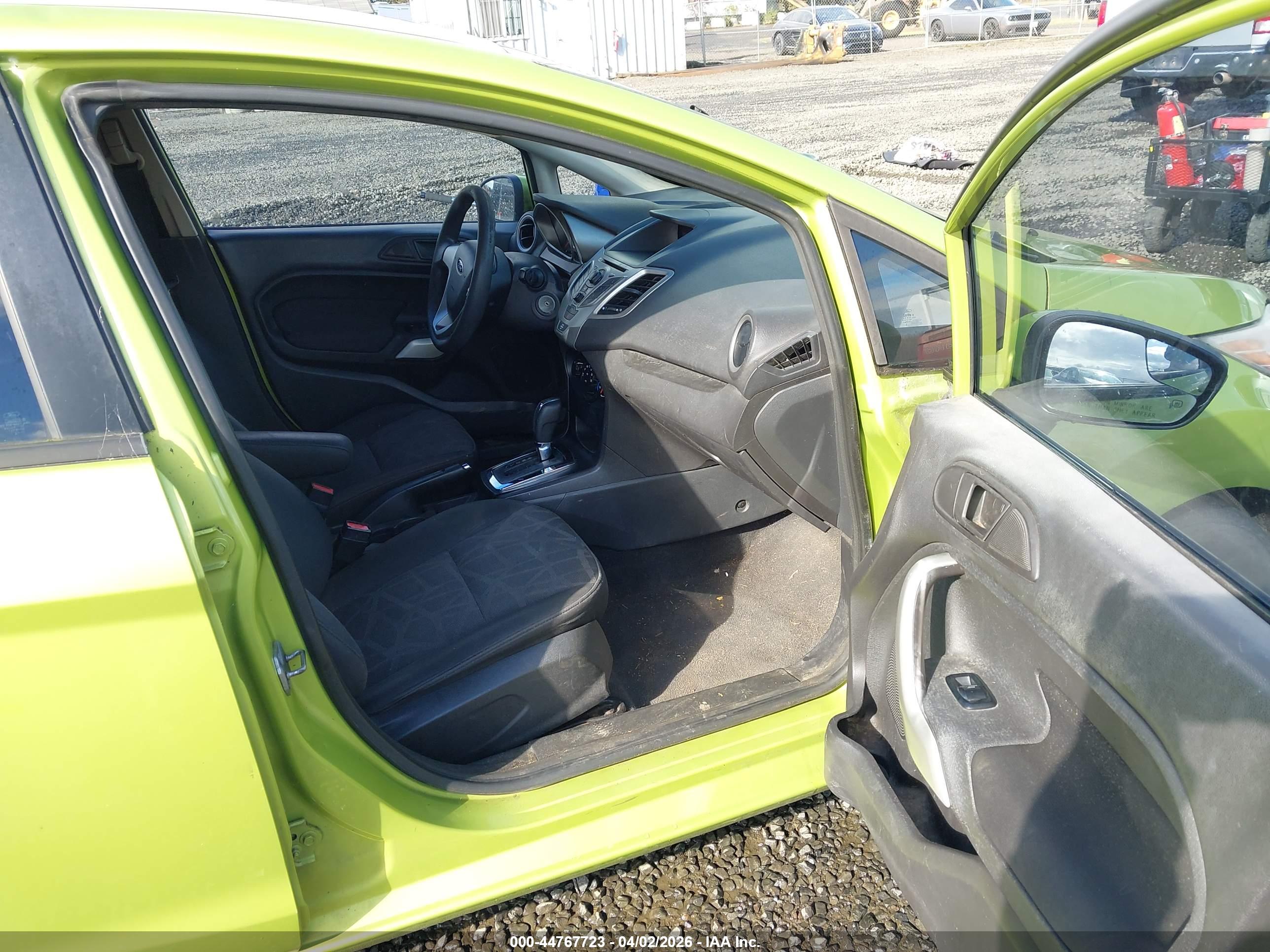 FORD FIESTA image 5