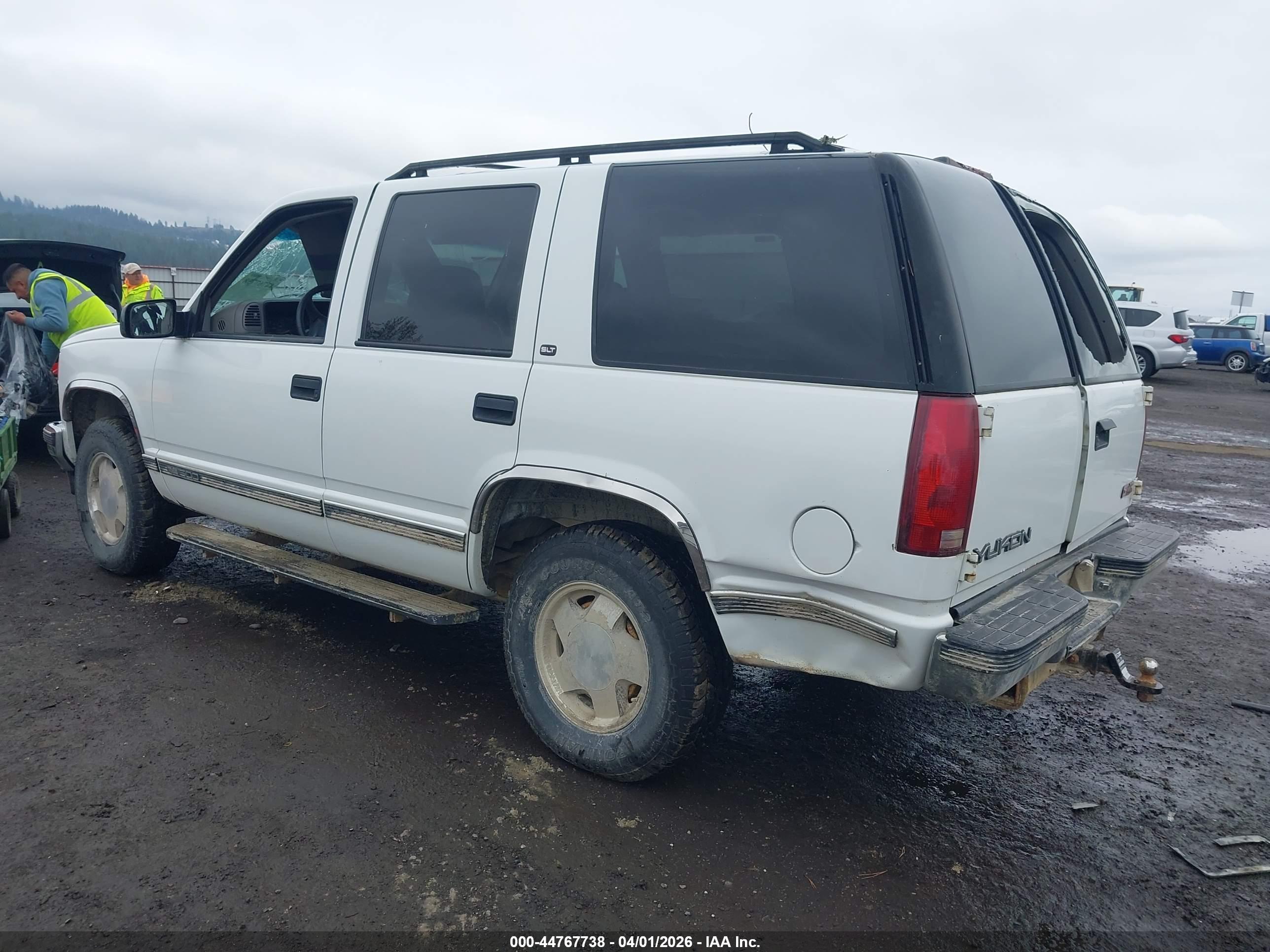 GMC YUKON image 3