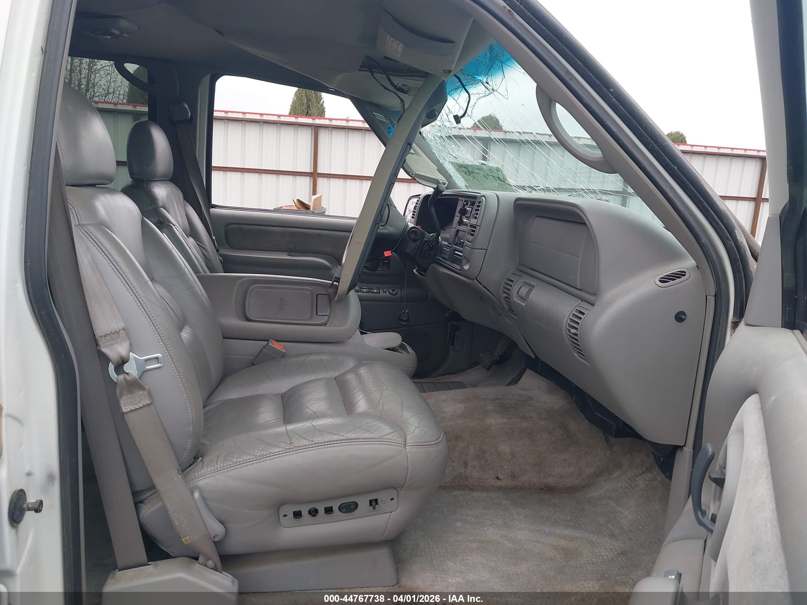 GMC YUKON image 5