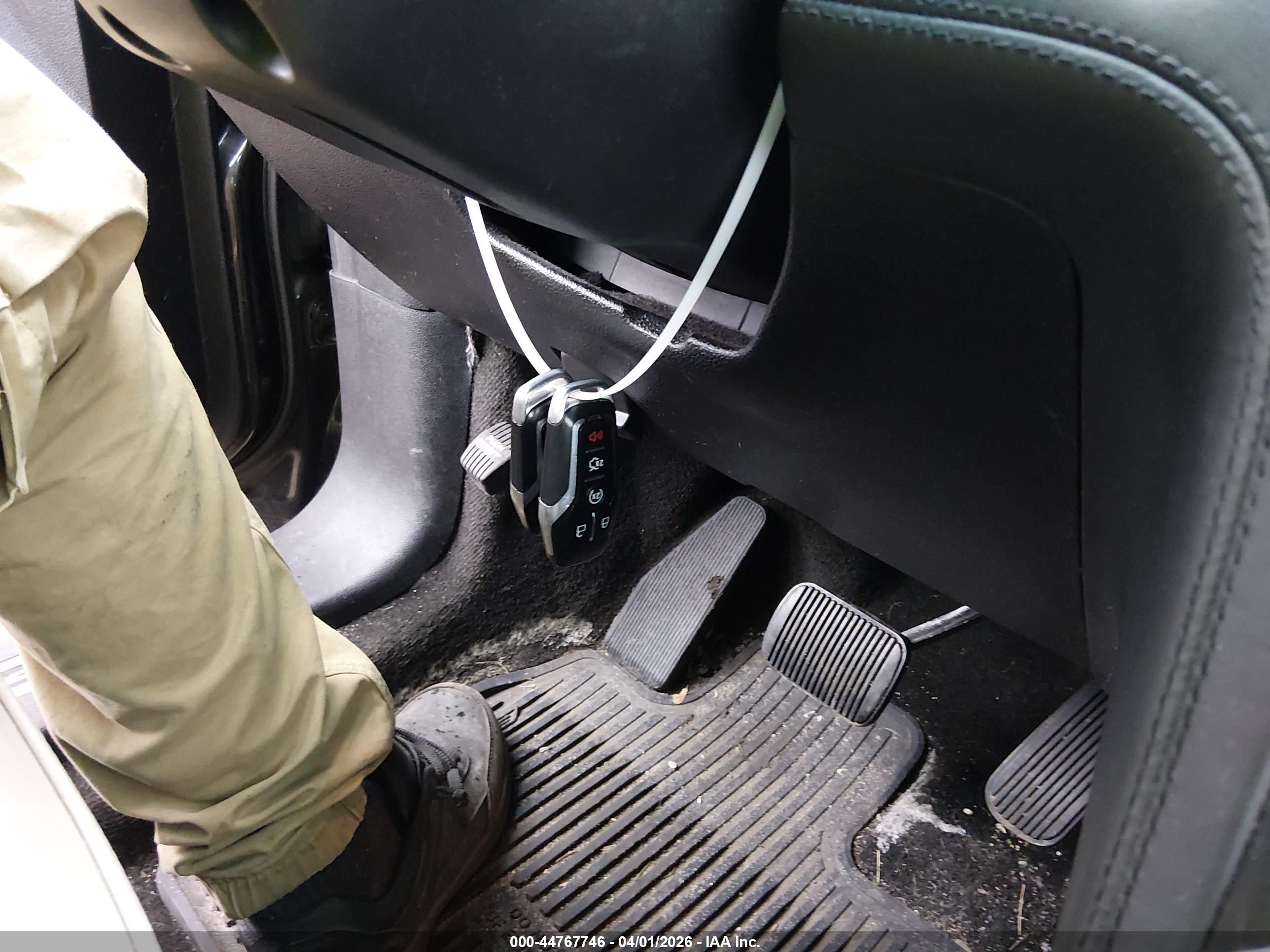 FORD EXPLORER image 11