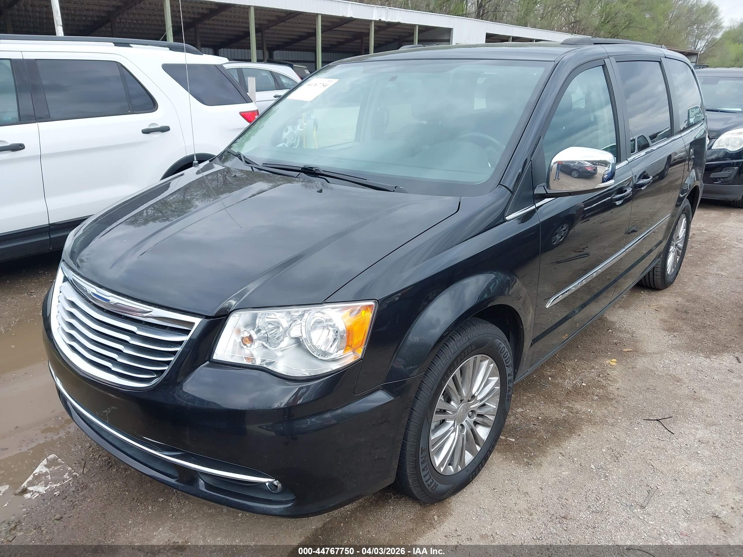 CHRYSLER TOWN image 2