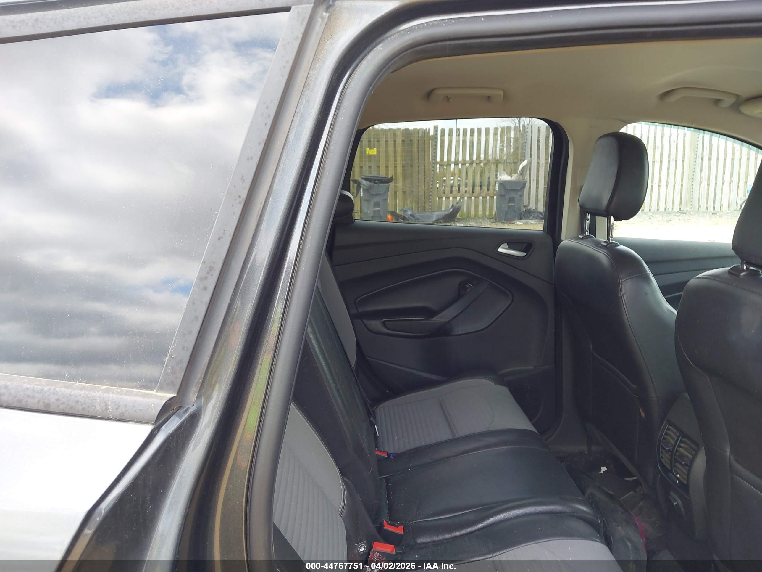 FORD ESCAPE image 8