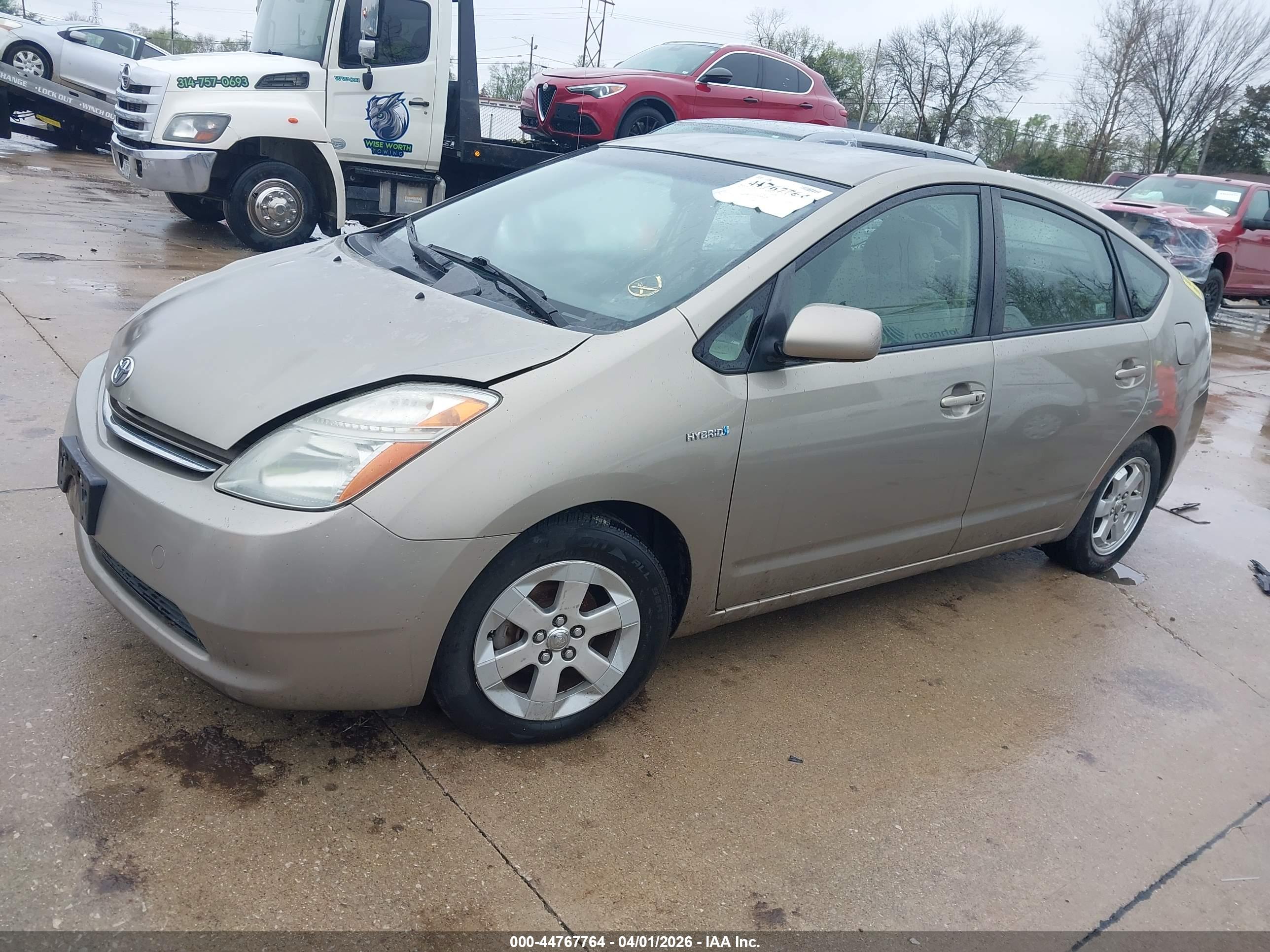 TOYOTA PRIUS image 2