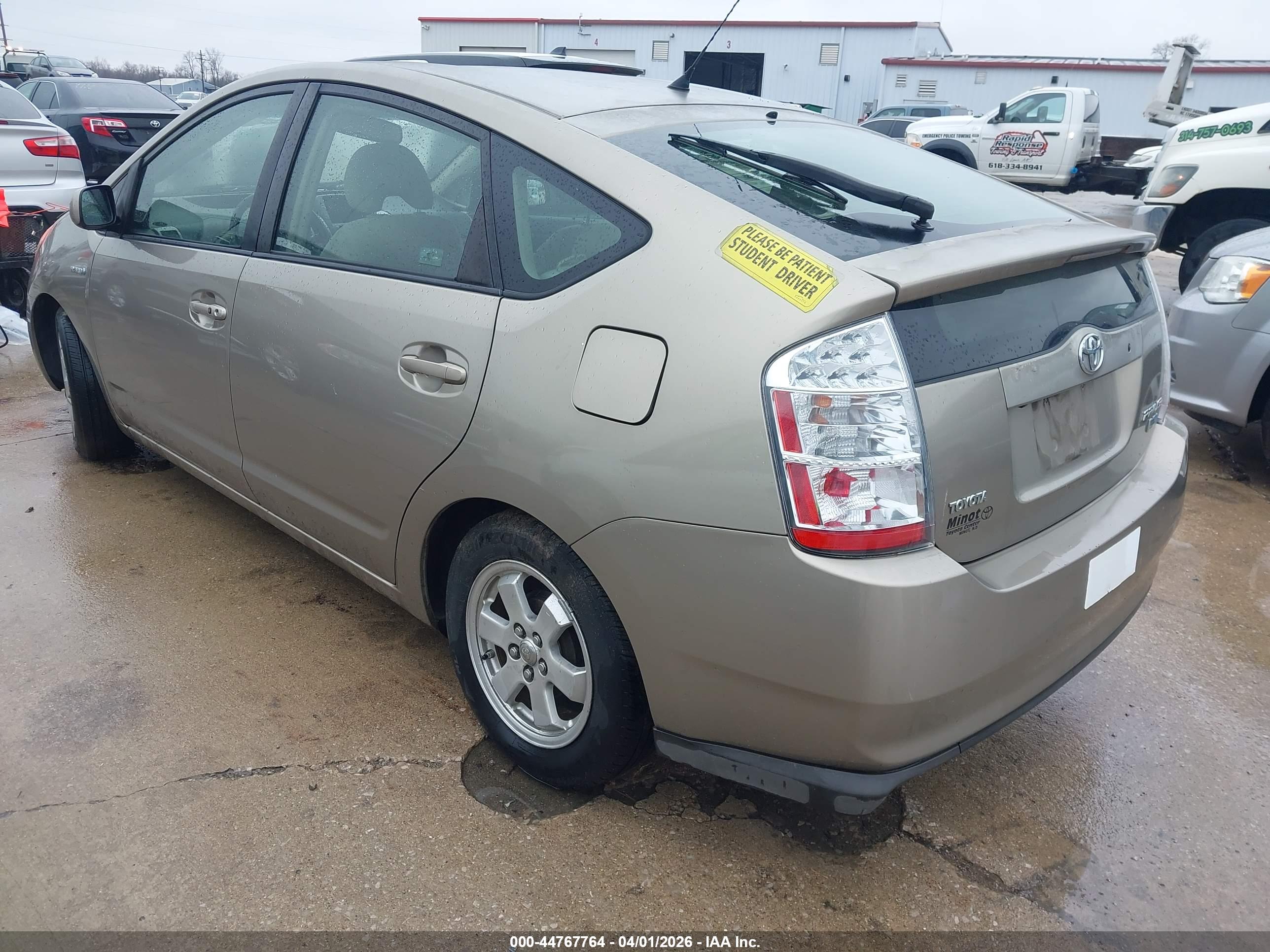 TOYOTA PRIUS image 3