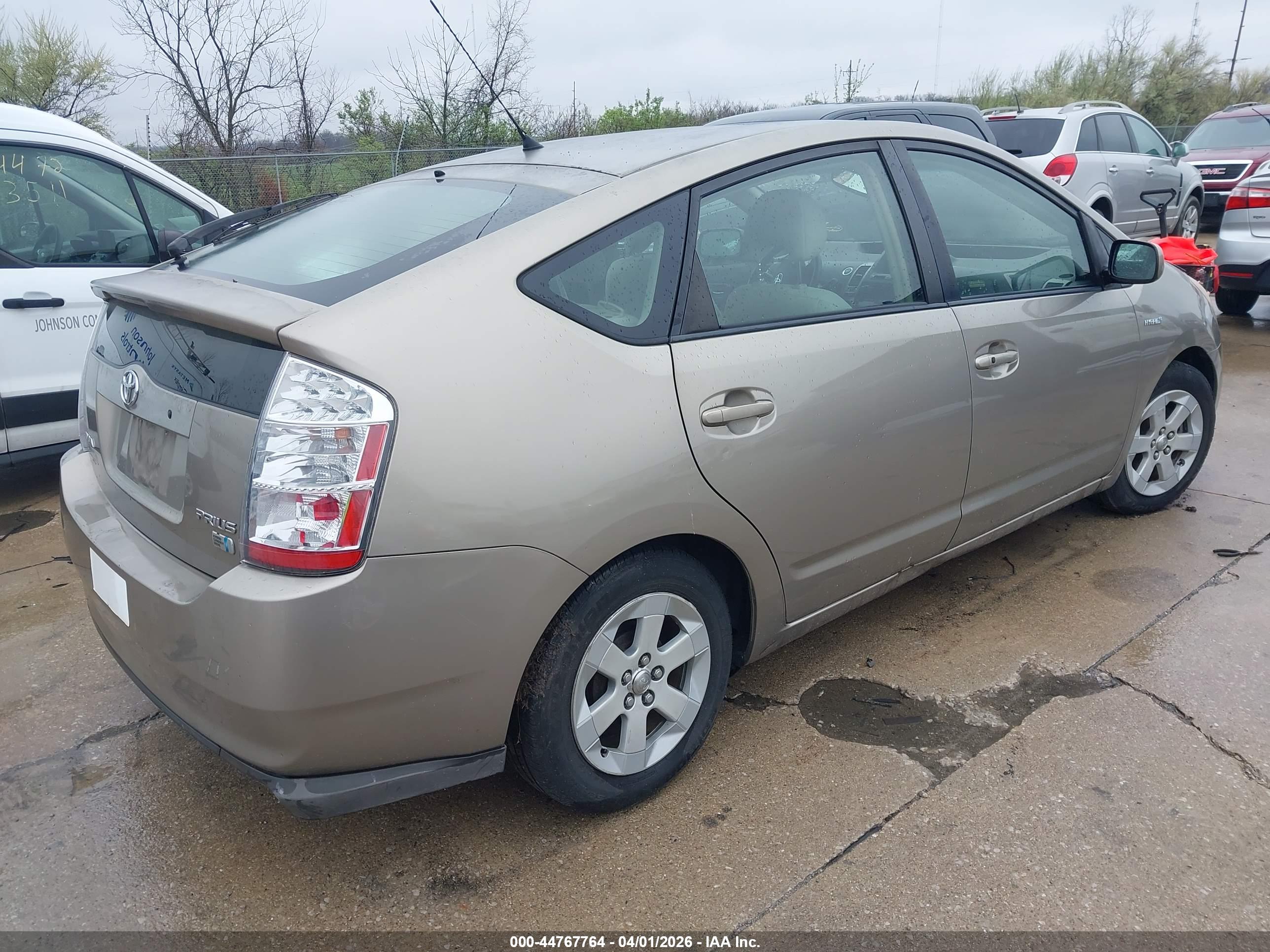 TOYOTA PRIUS image 4