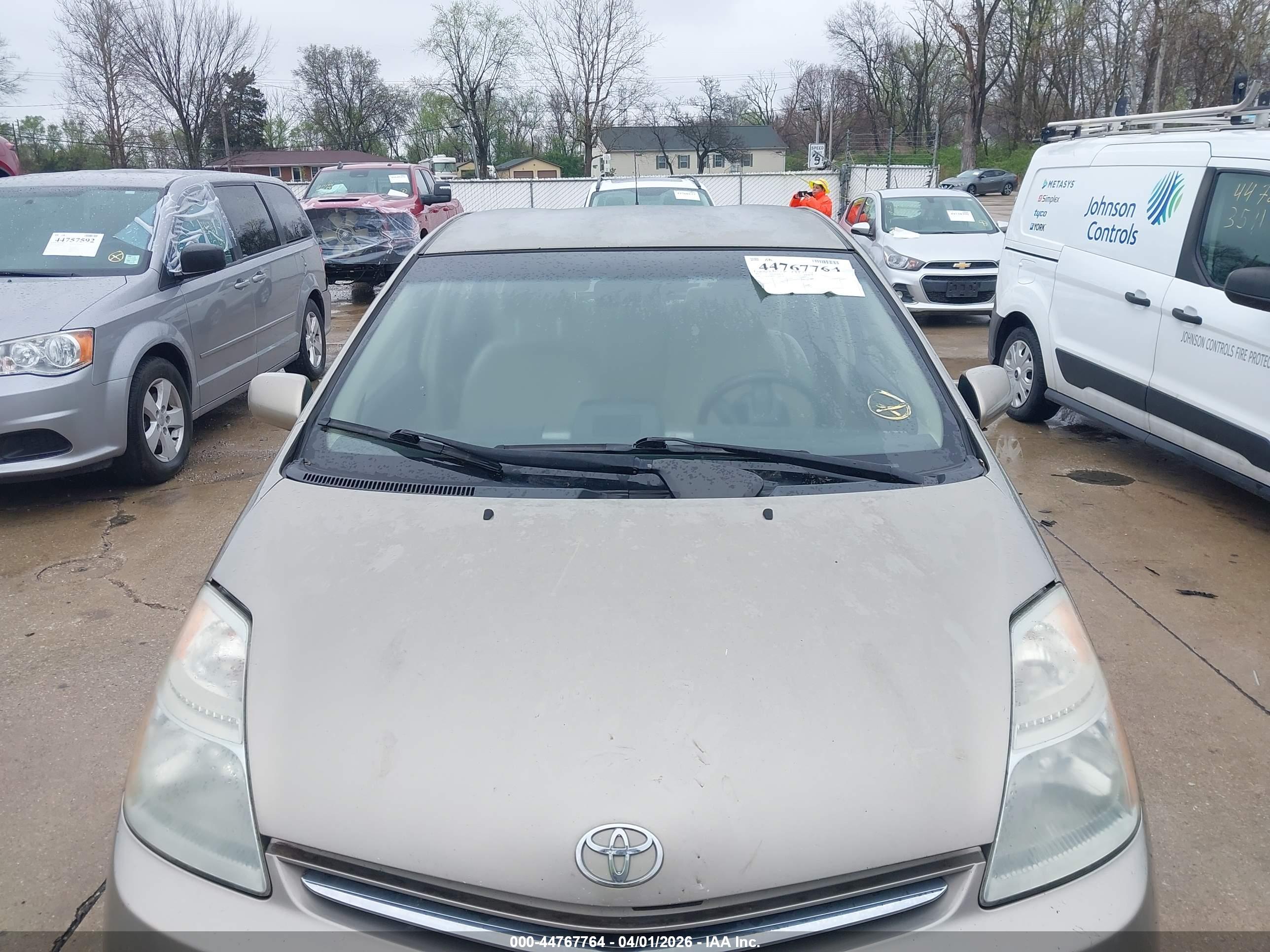 TOYOTA PRIUS image 6