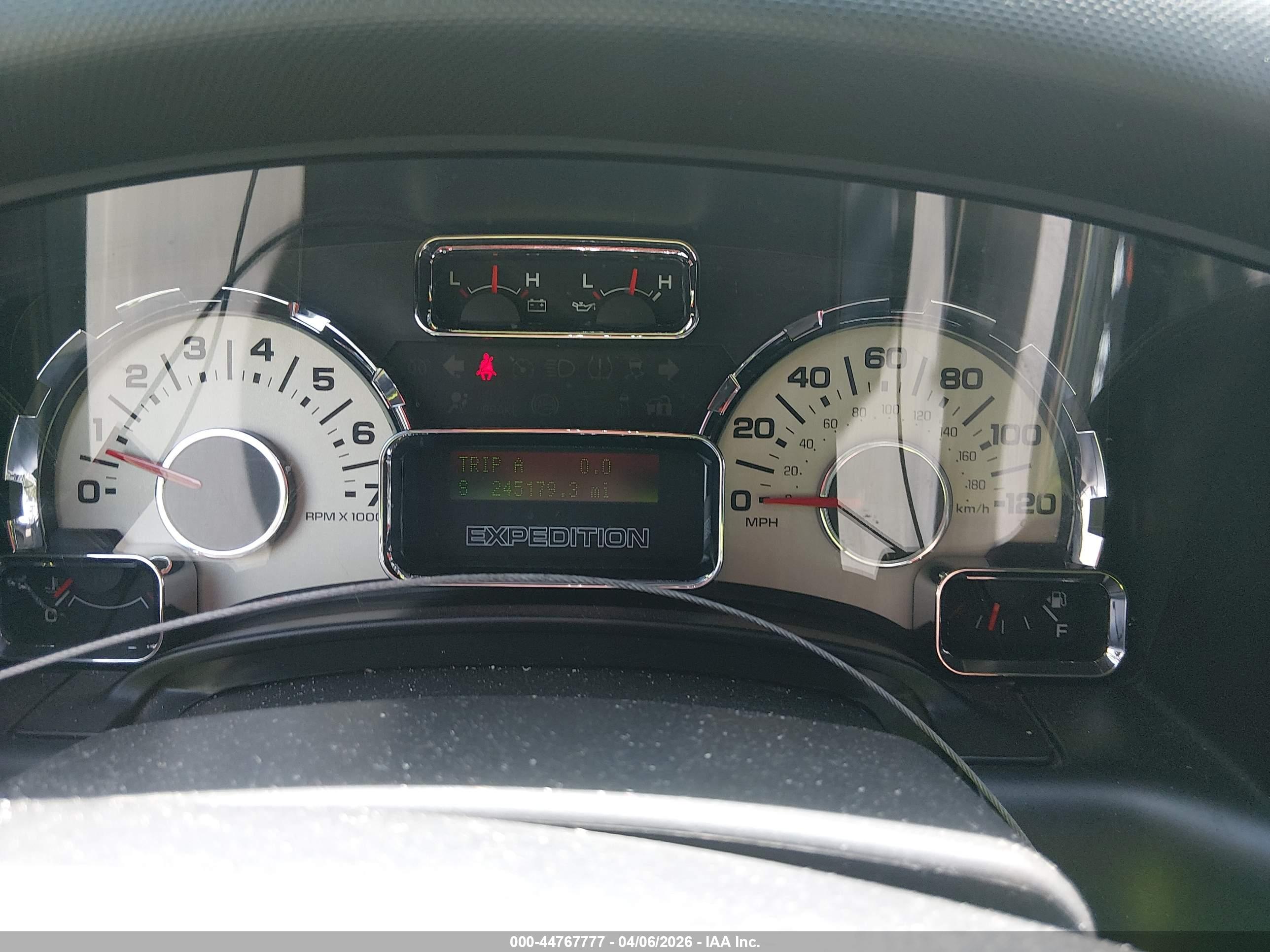 FORD EXPEDITION image 7