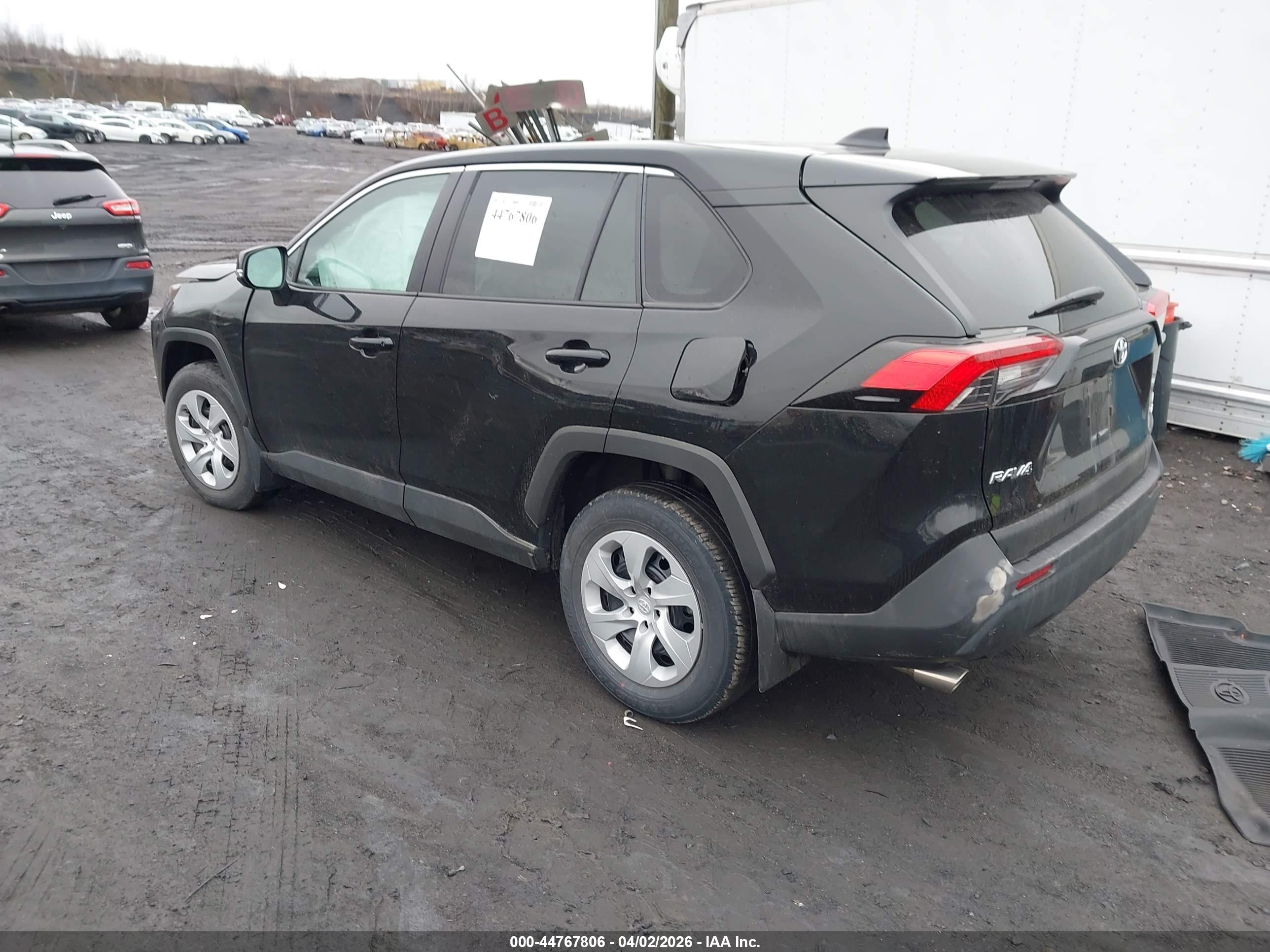TOYOTA RAV4 image 3