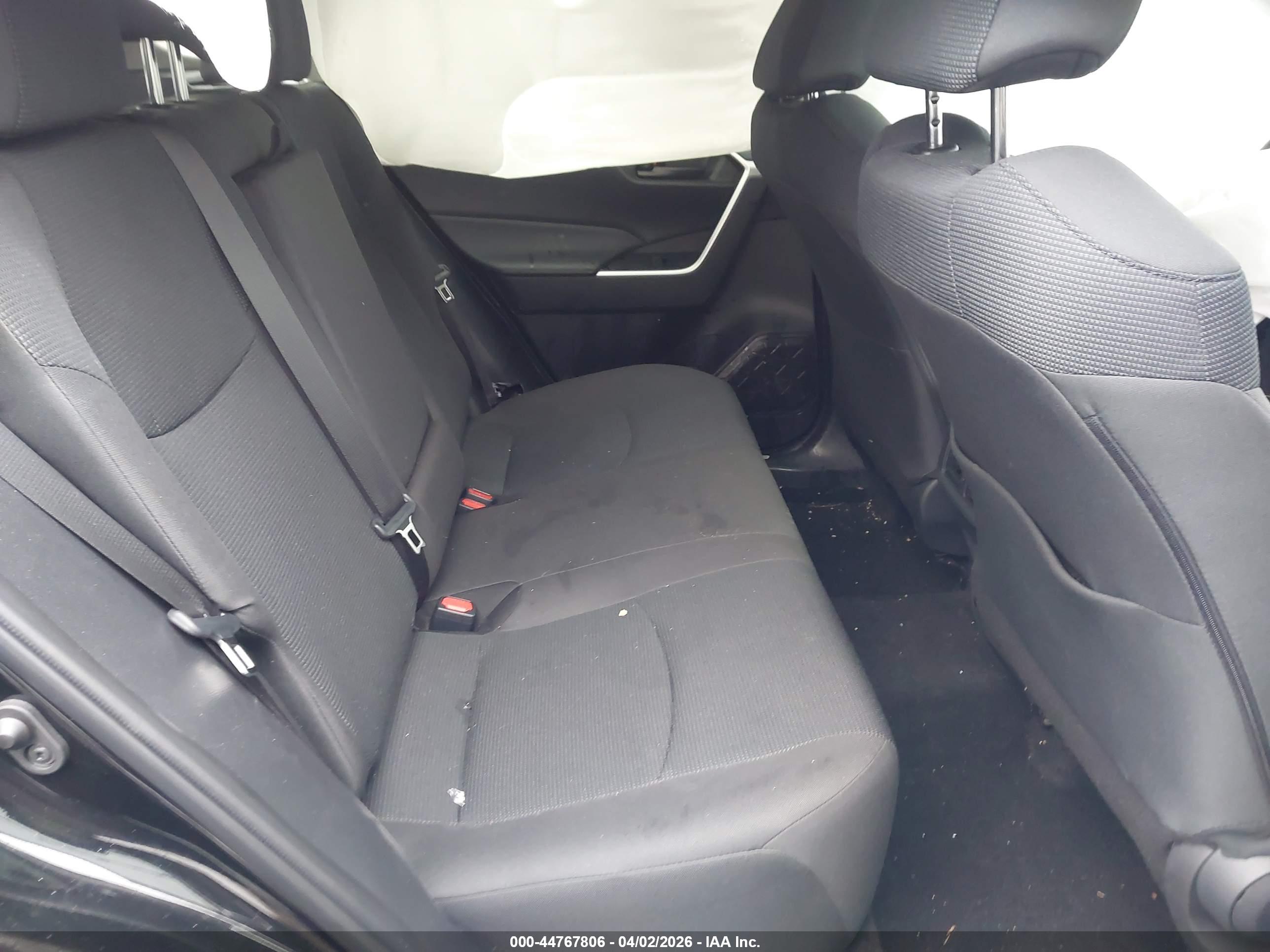 TOYOTA RAV4 image 8