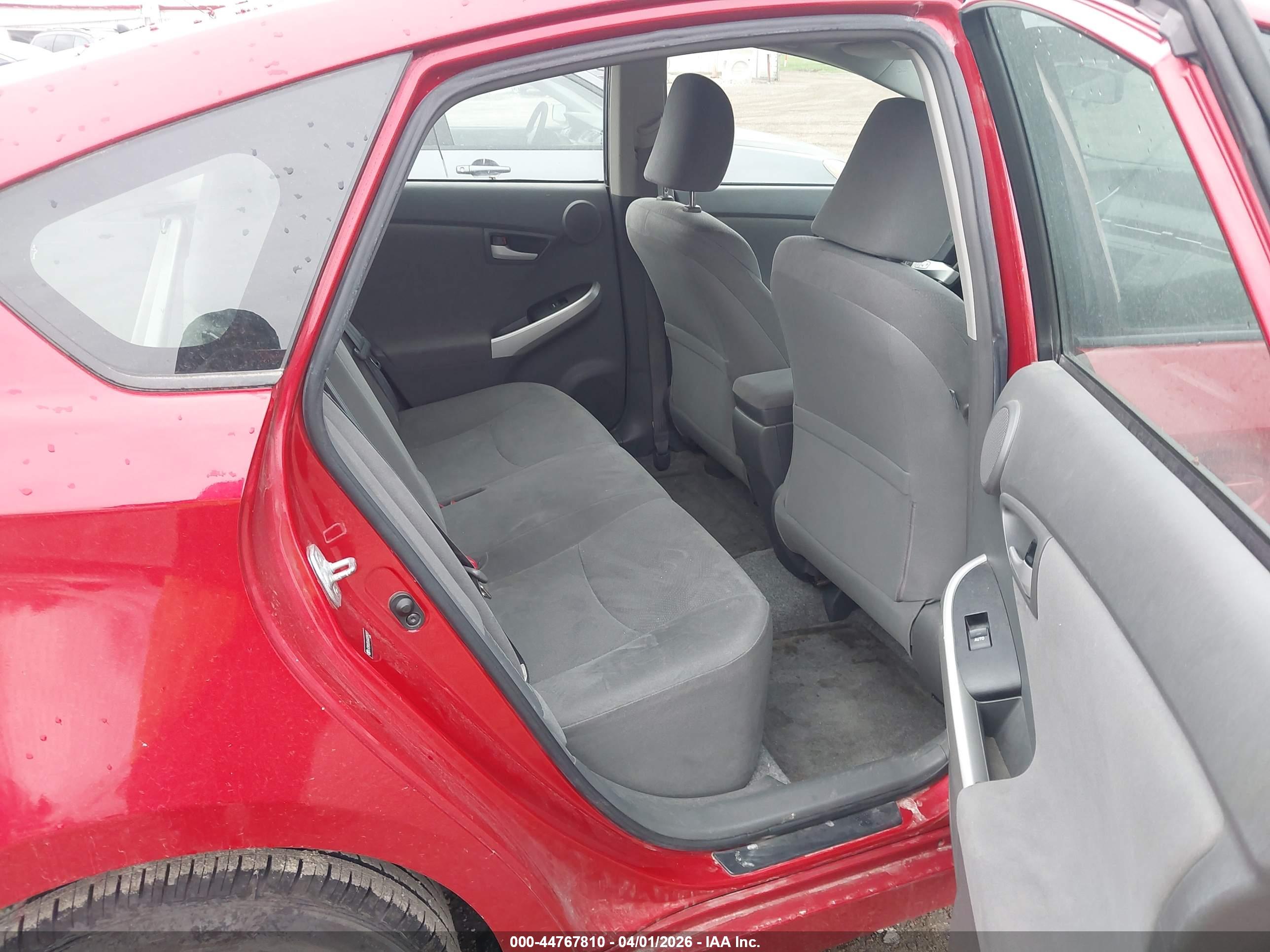 TOYOTA PRIUS image 8