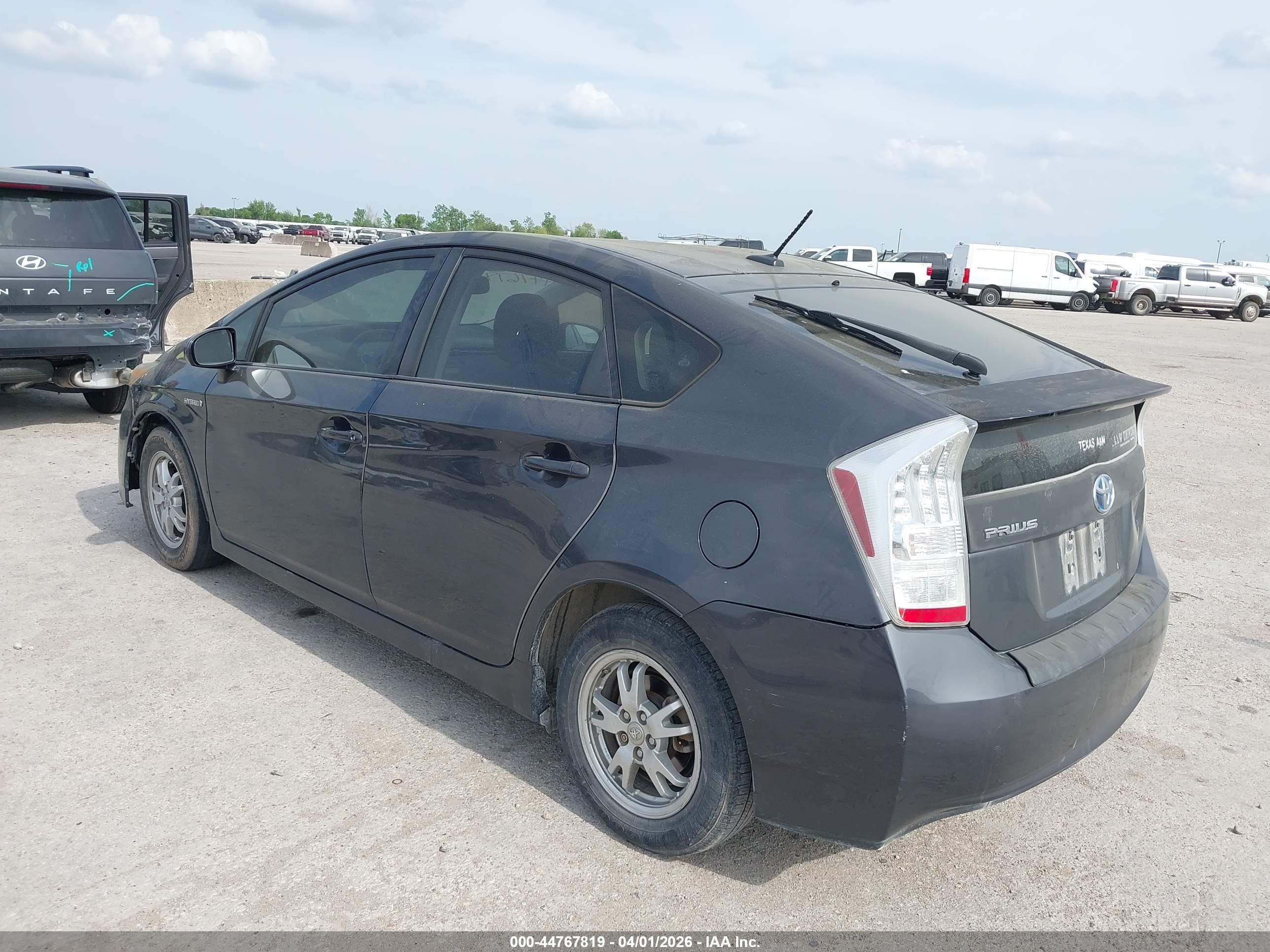 TOYOTA PRIUS image 3
