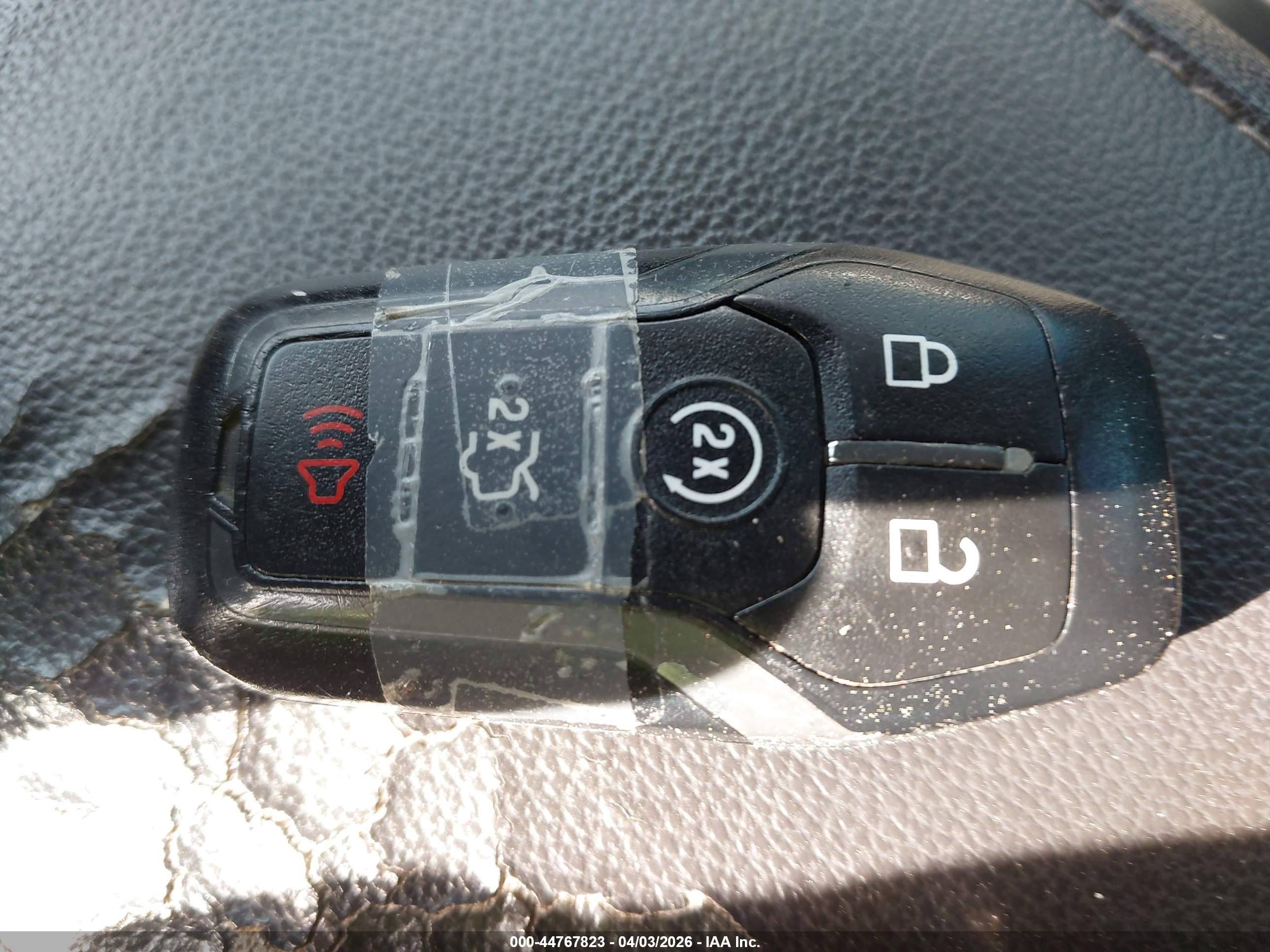 FORD FUSION image 11