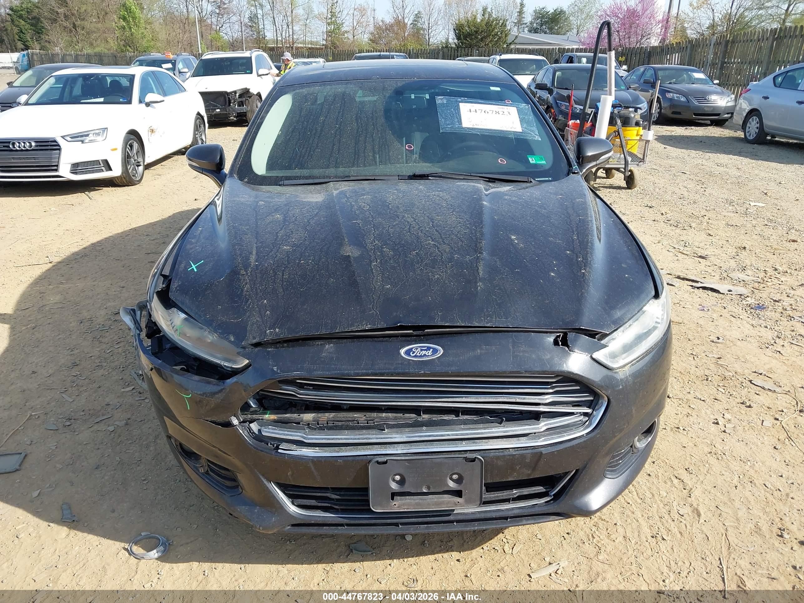 FORD FUSION image 6