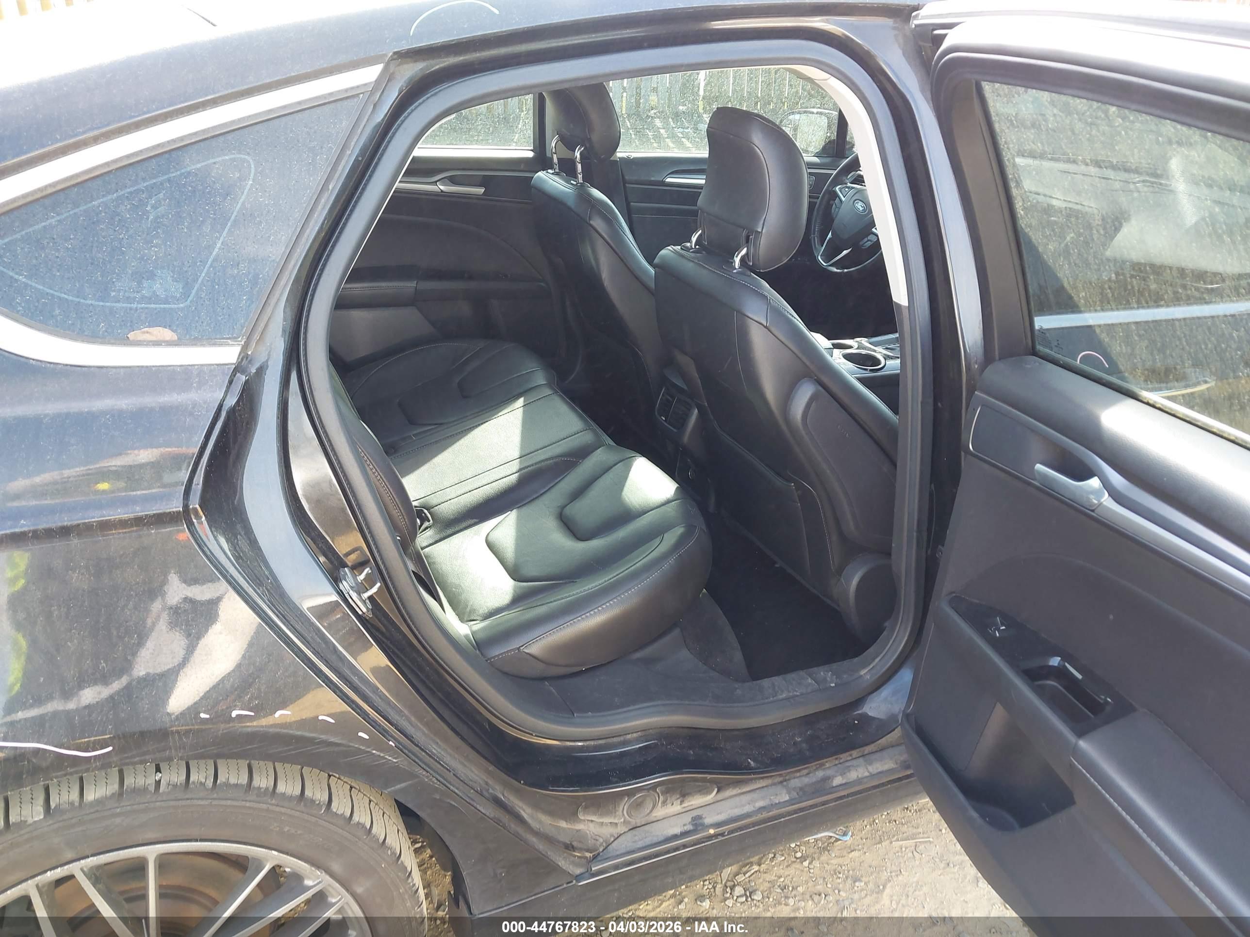 FORD FUSION image 8