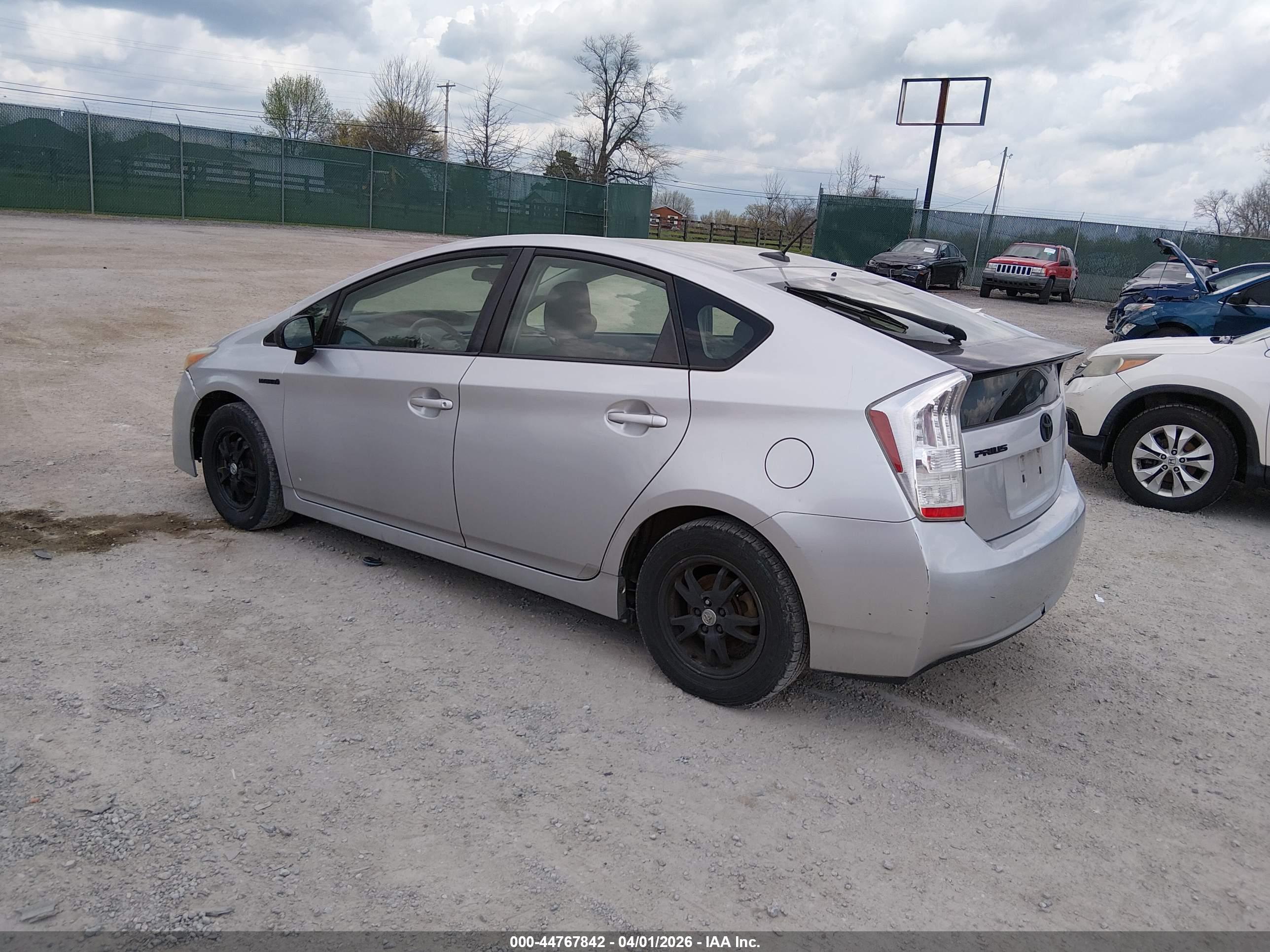 TOYOTA PRIUS image 3