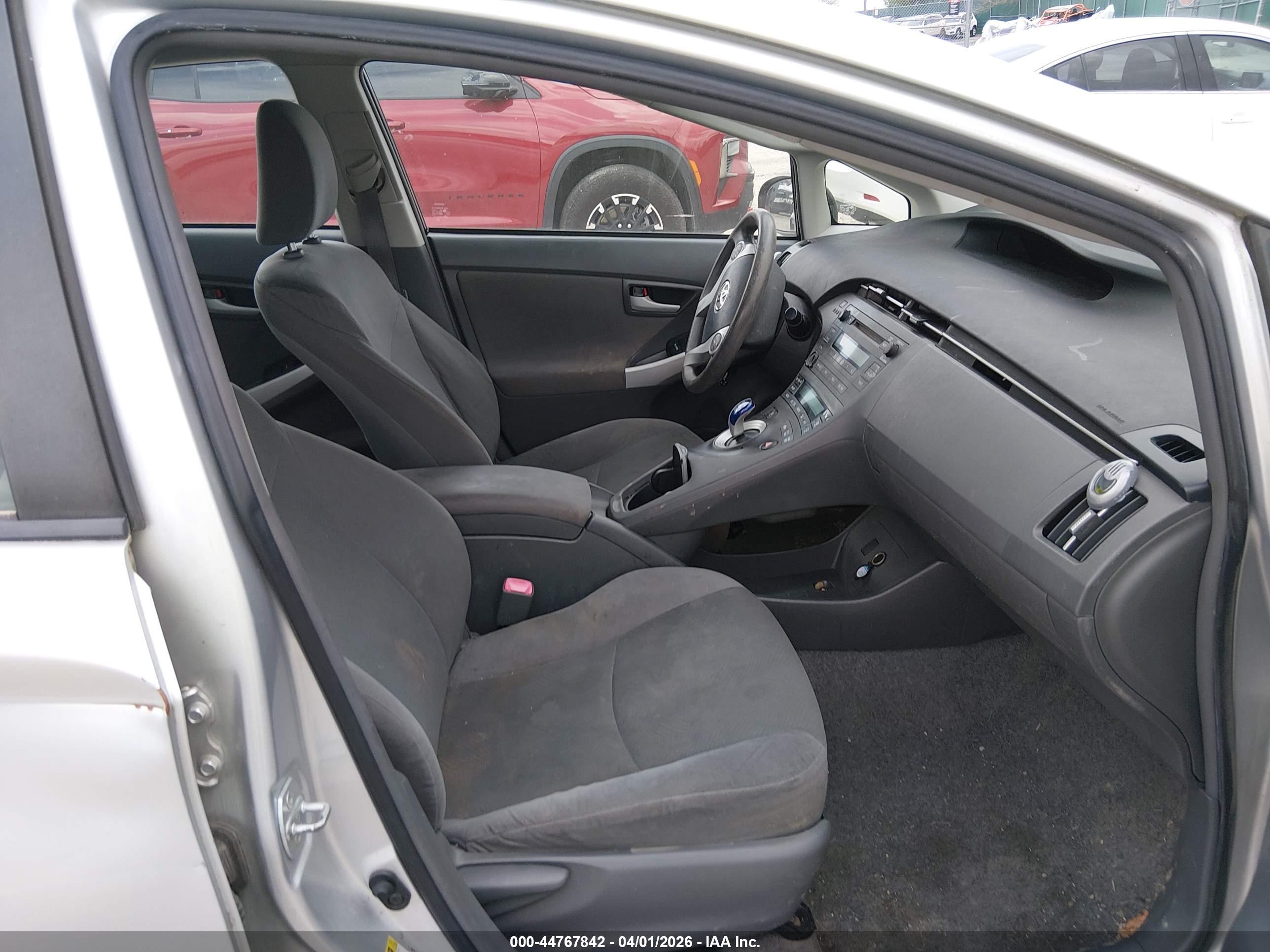 TOYOTA PRIUS image 5